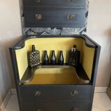 Commode Bar