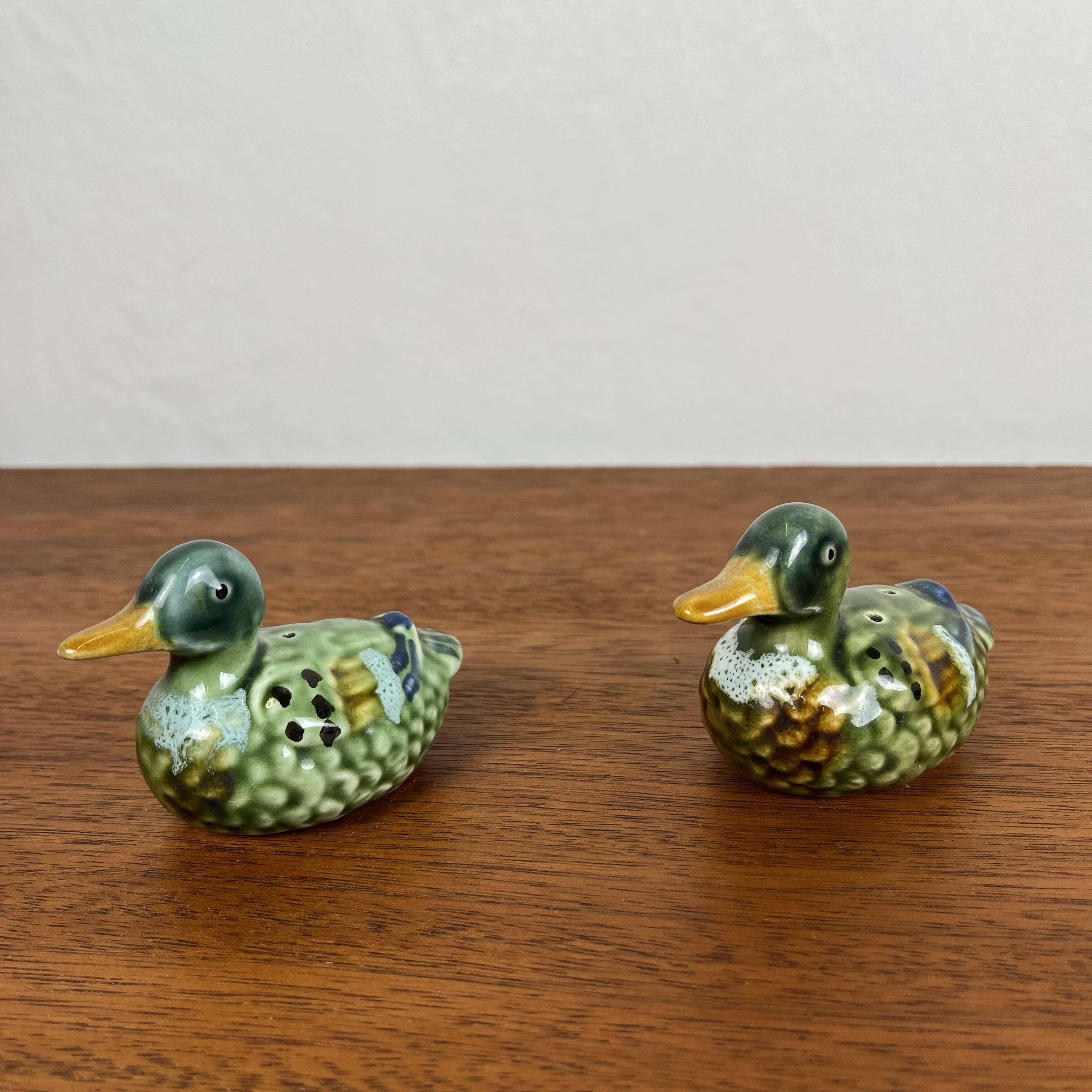 Ceramic duck salt and pepper shakers