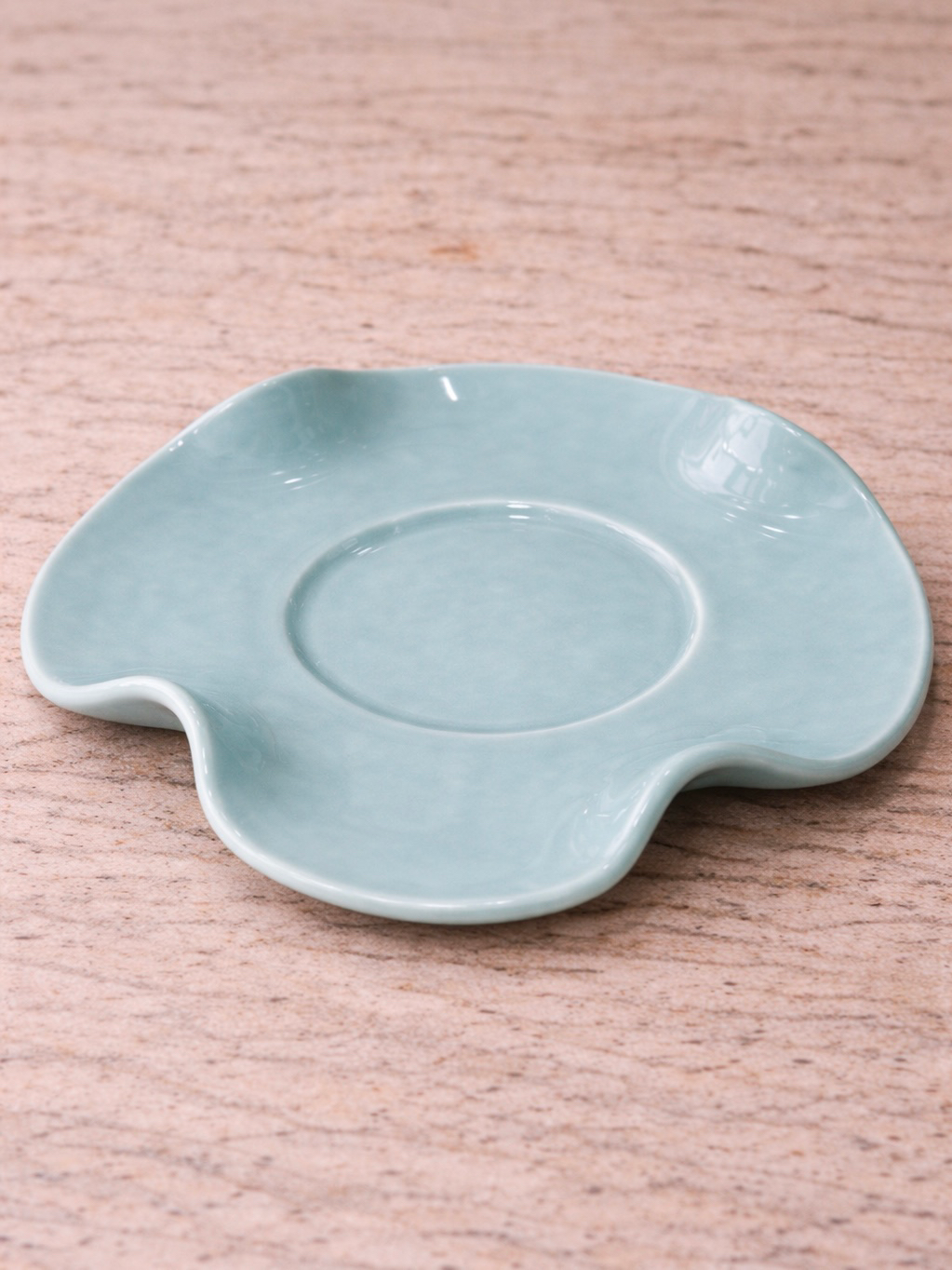 Set of wavy ceramic cup and saucer - sky blue