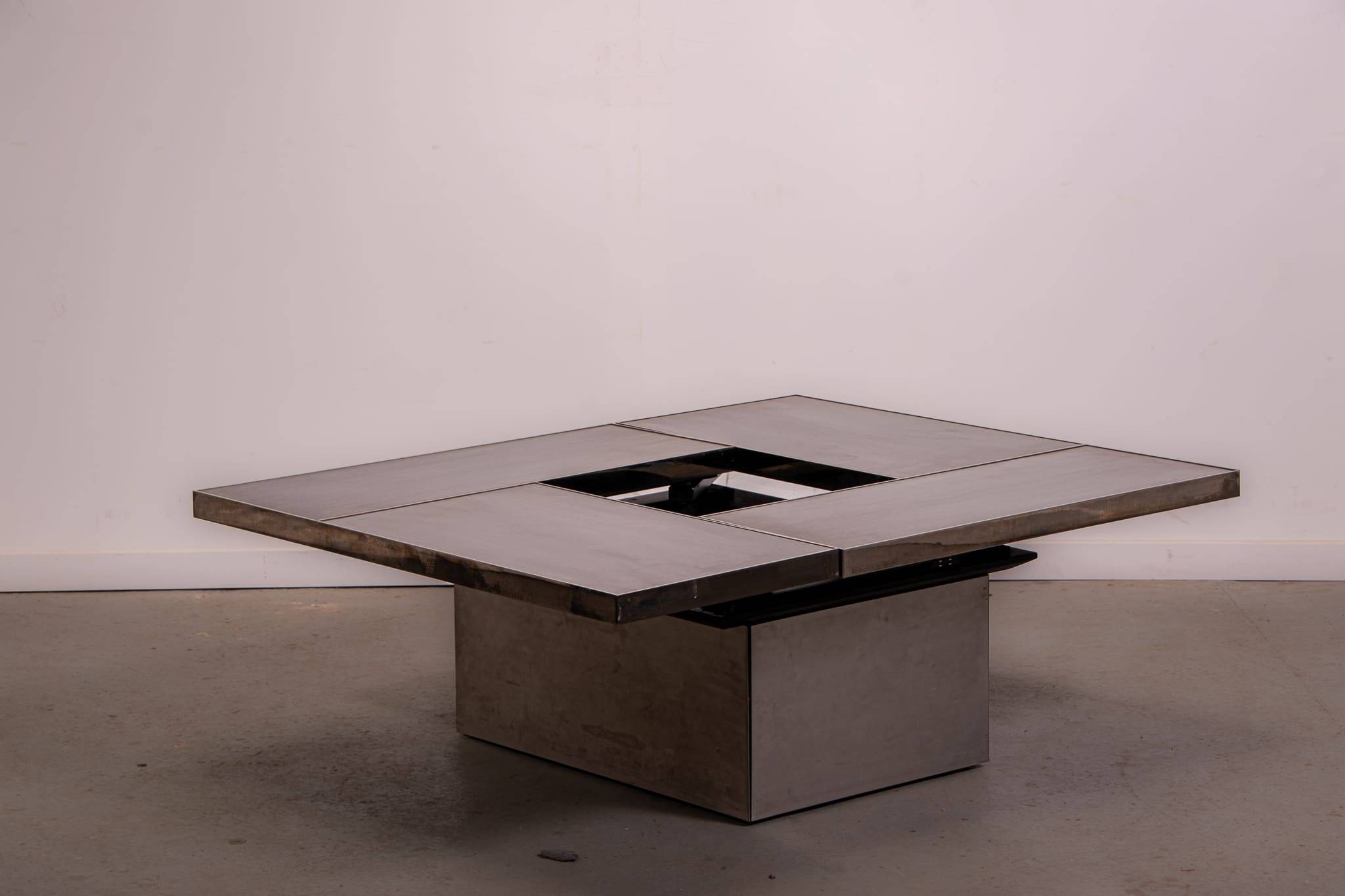 Table basse Belgo en métal brossé chromé