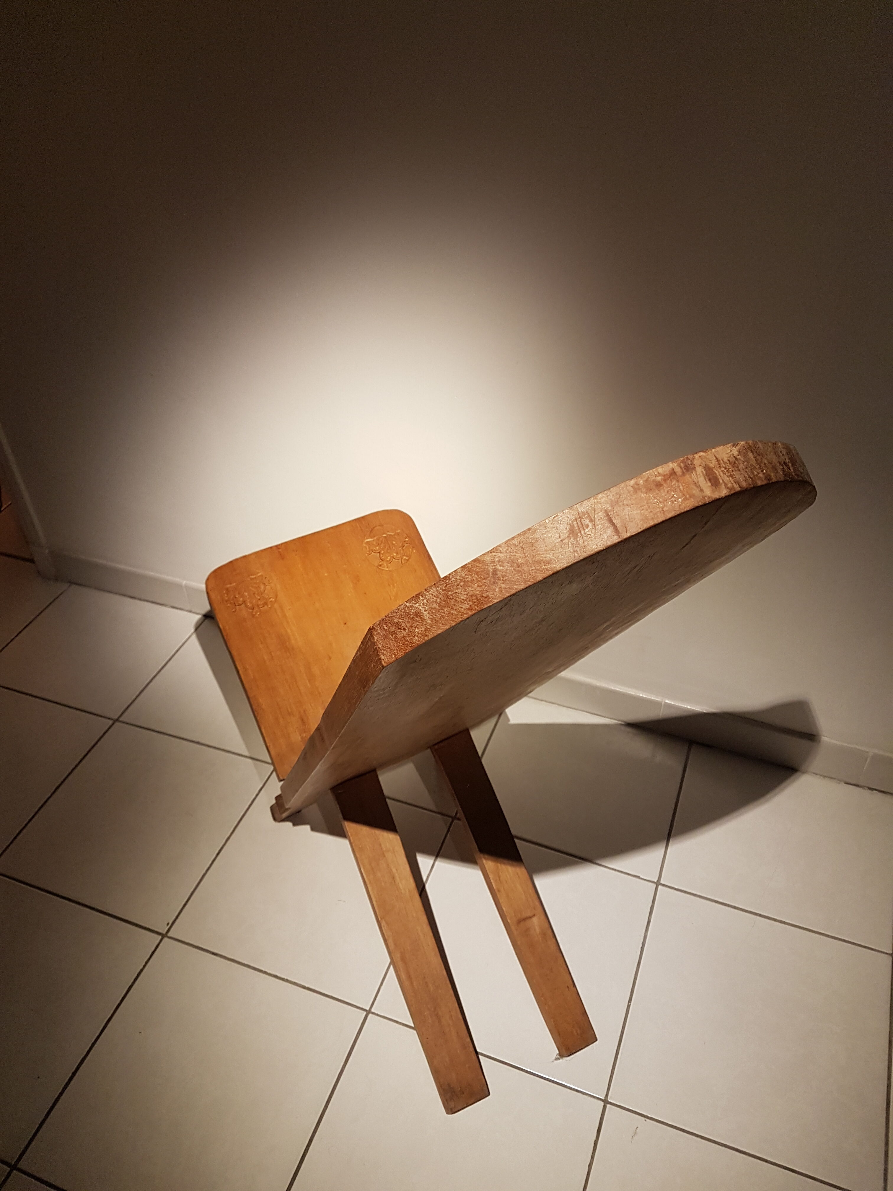 Solid wood palaver chair