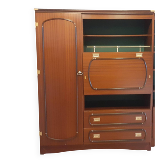Secretary with a fitted wardrobe with shelves.