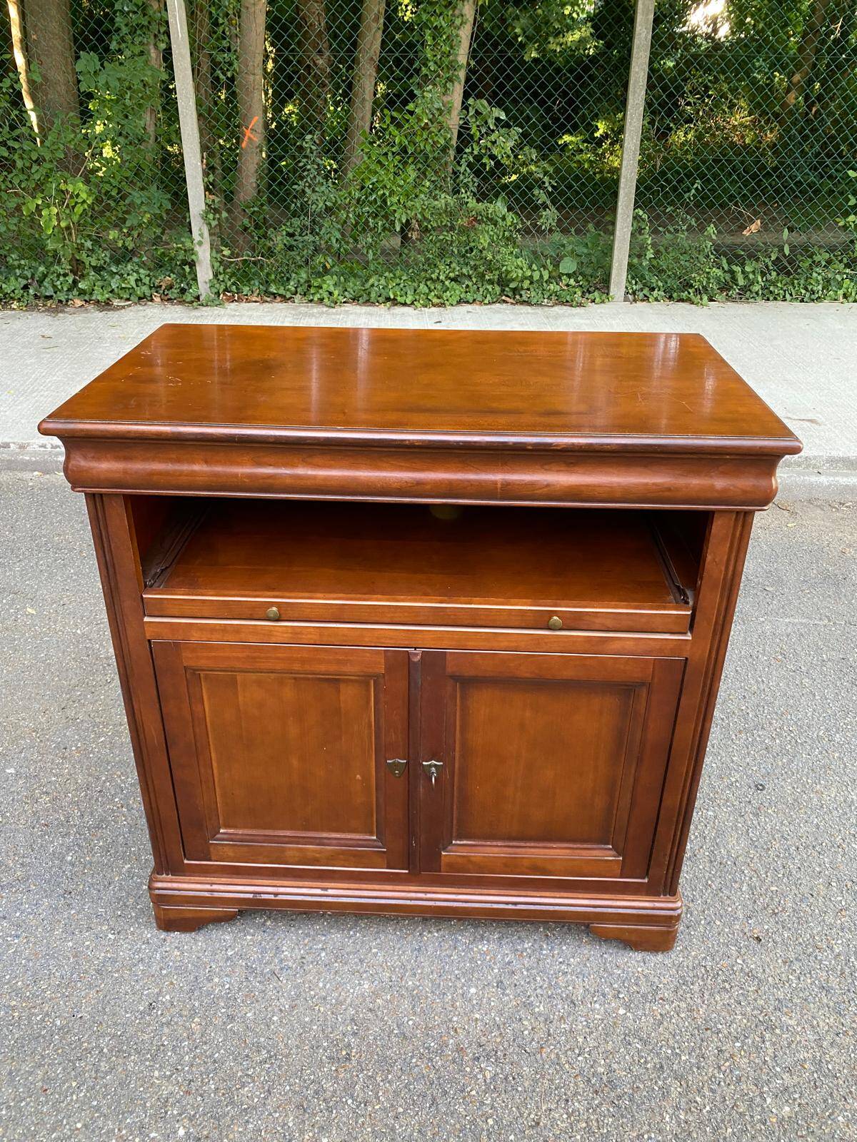 Buffet Louis Philippe en bois merisier satin
