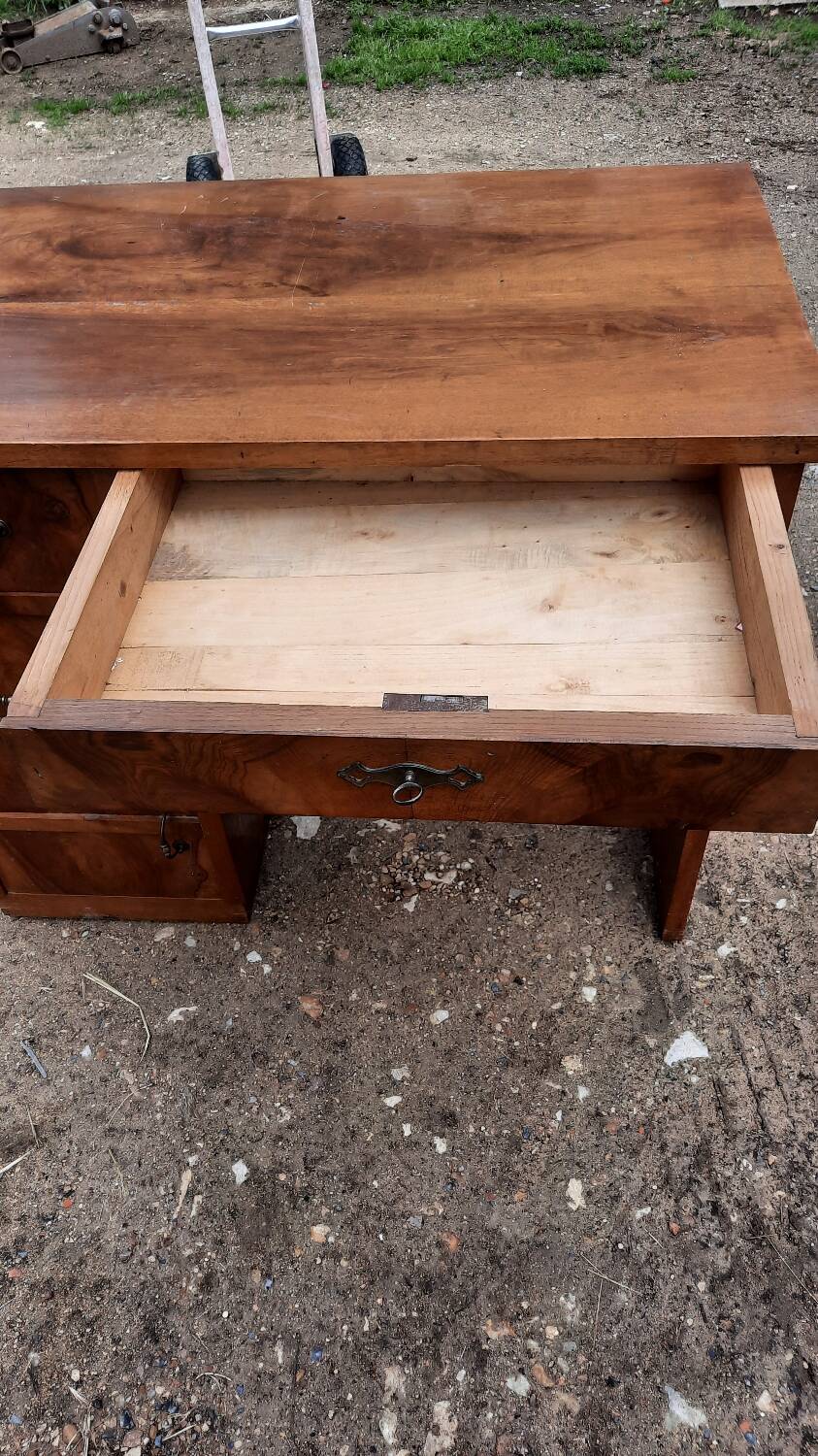 Art deco style desk