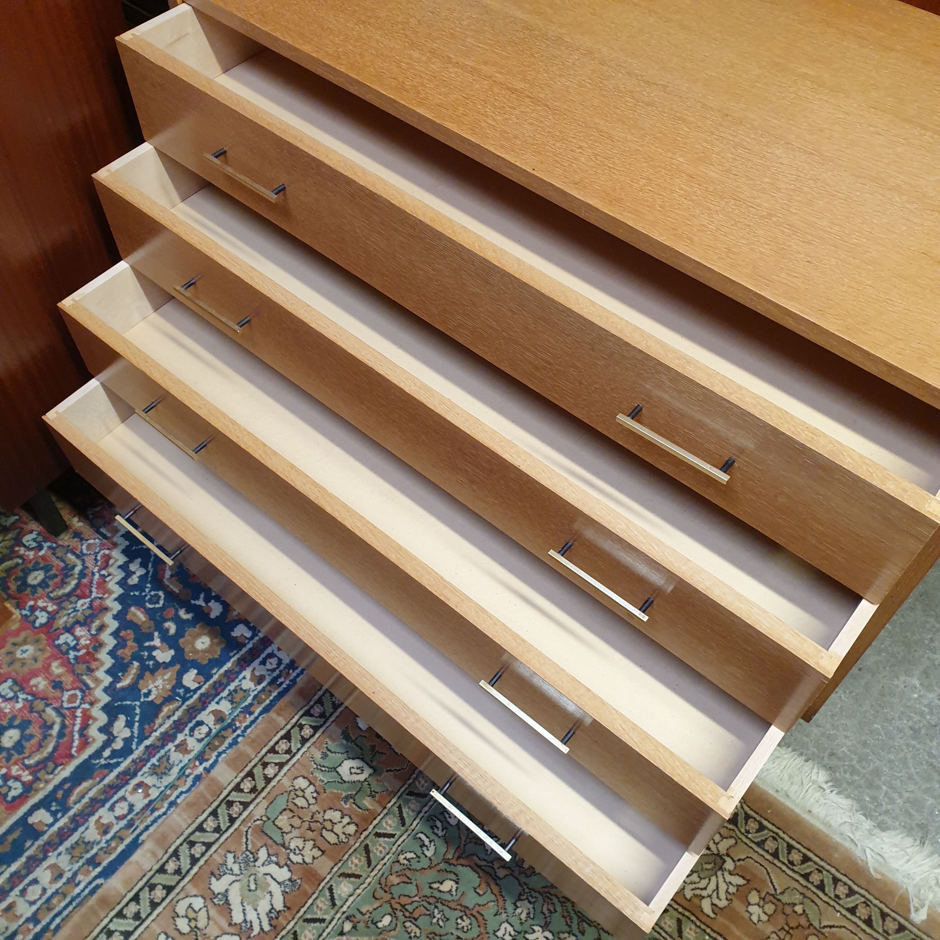 Commode scandinave vintage pieds compas