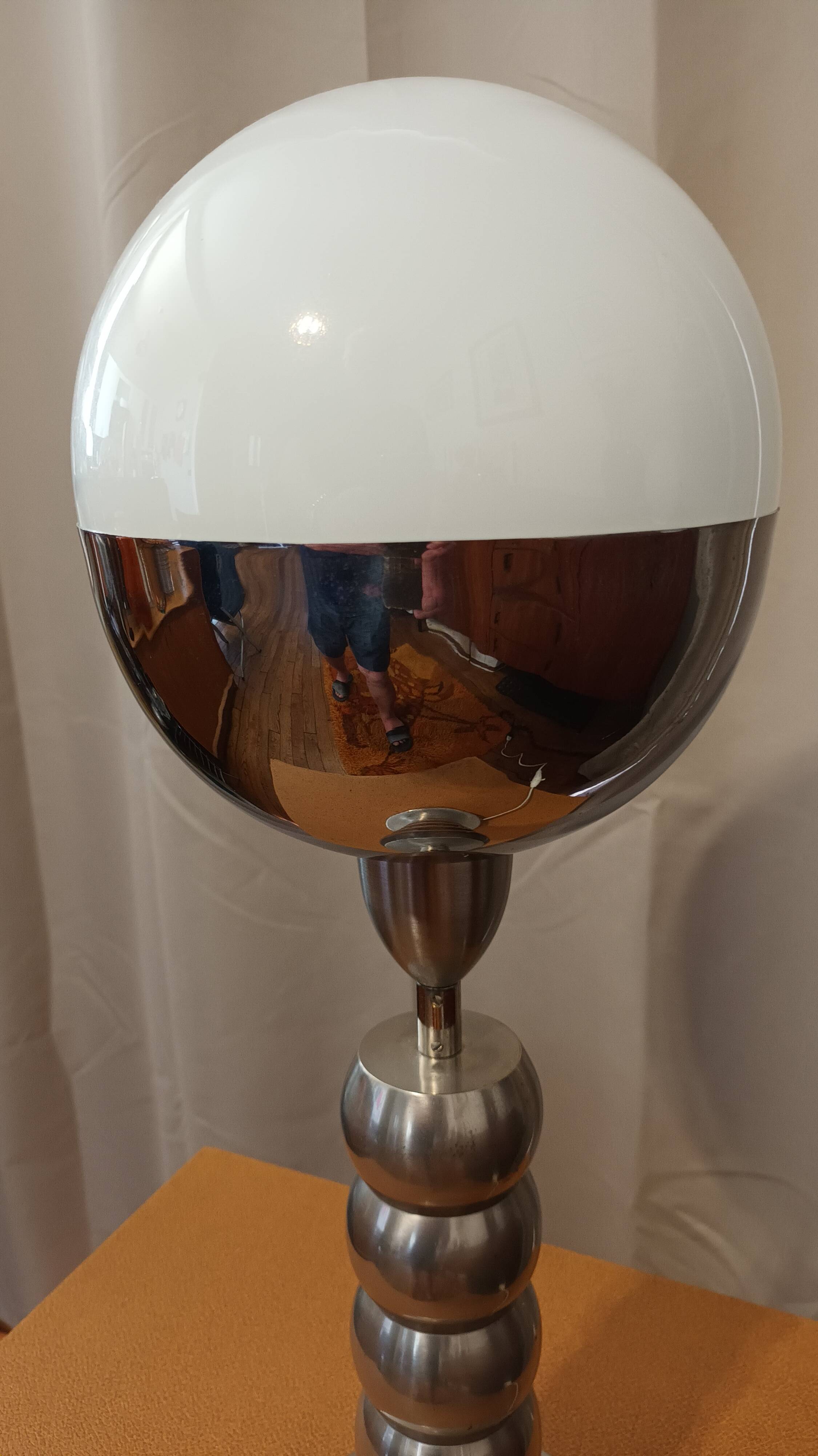 "Space Age" table lamp from the 1970s.