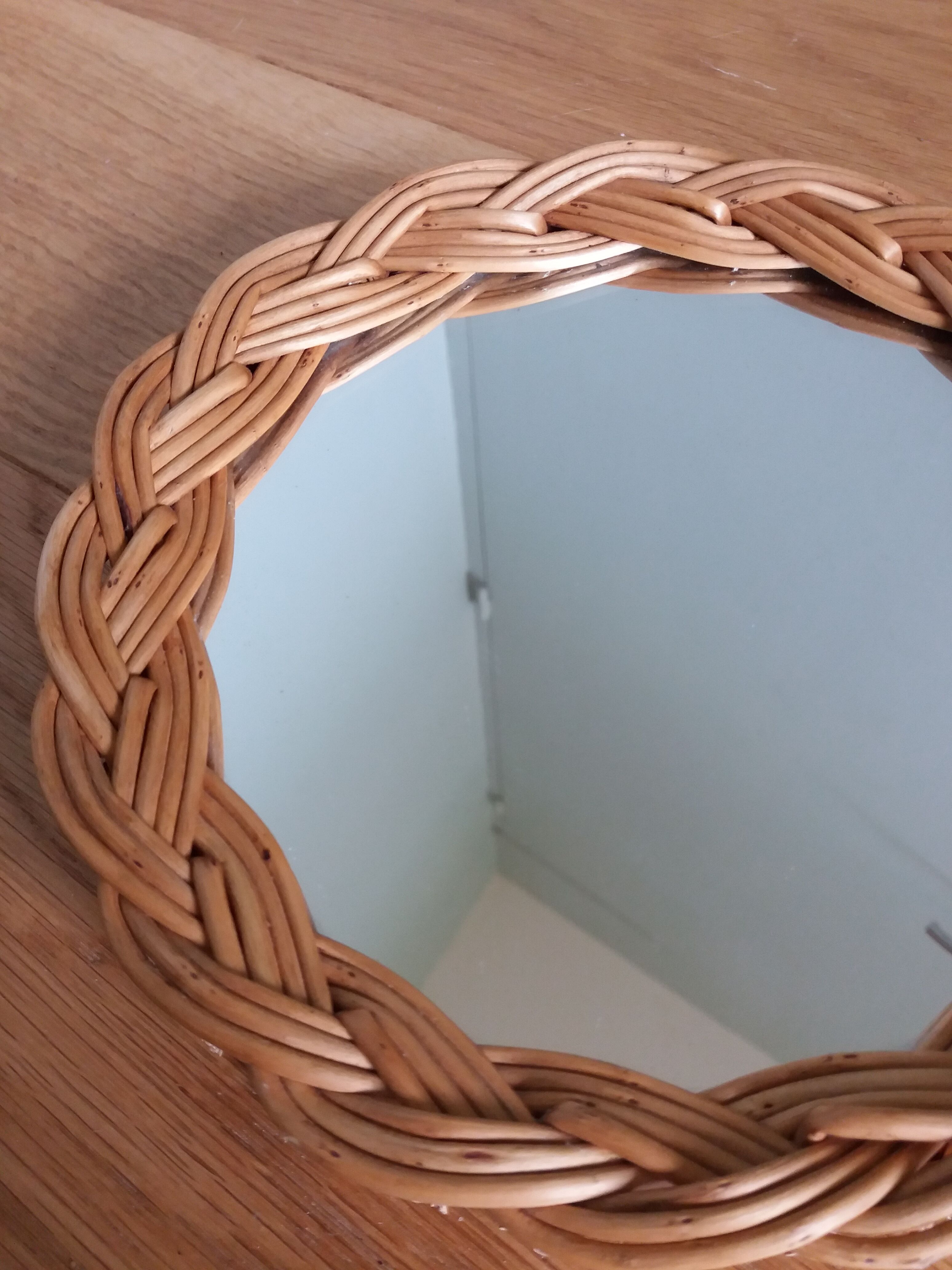 Round rattan wicker mirror 18cm