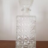 Carafe in chiseled glass