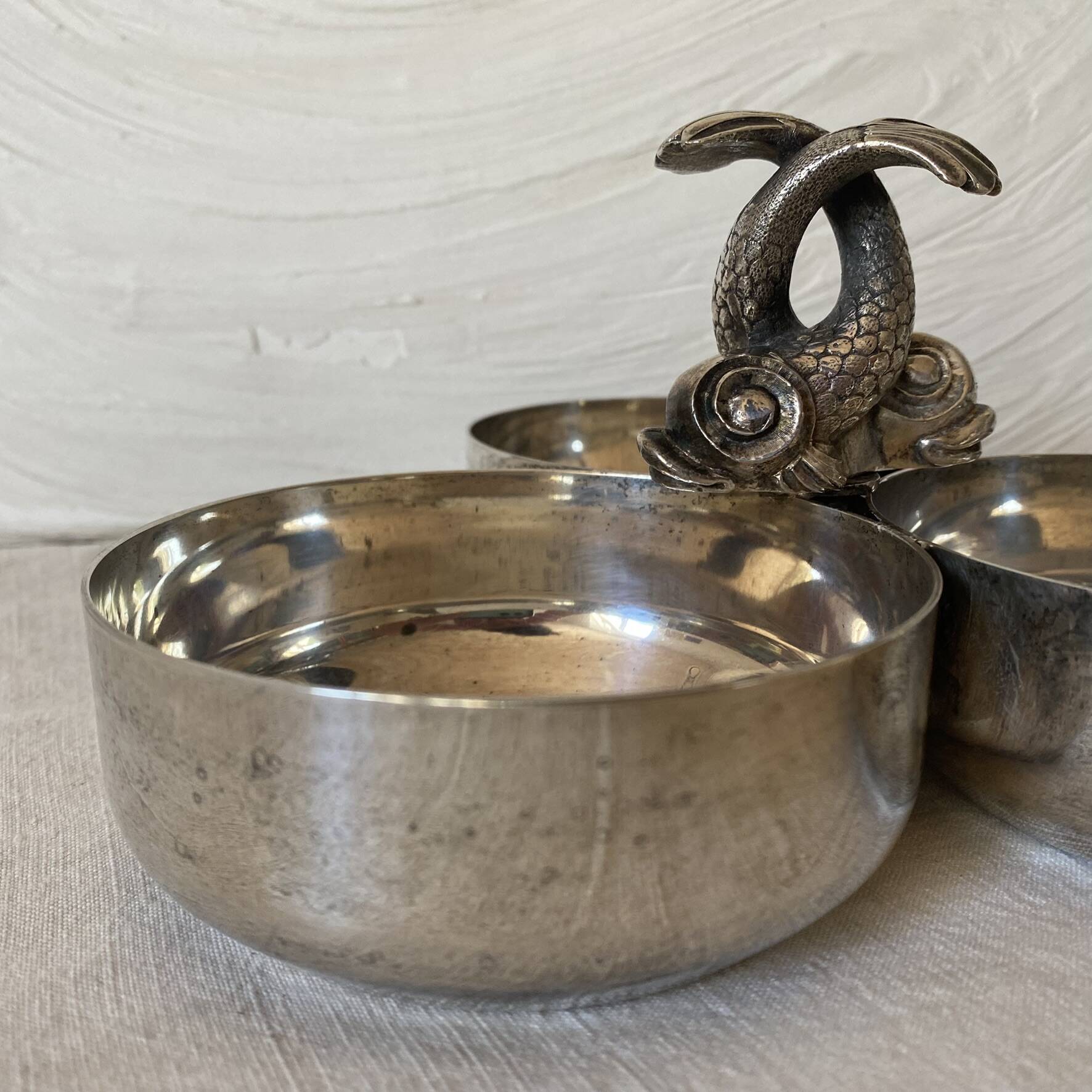 Plat serviteur argenté poissons