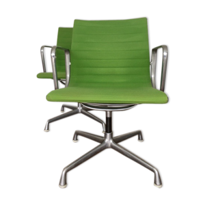 Fauteuils EA 108 conçus