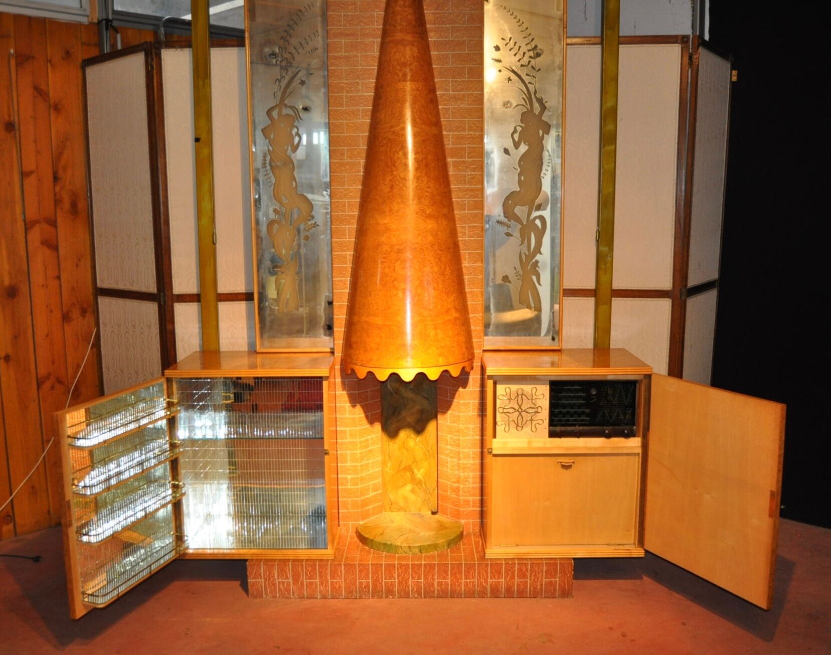 Radio bar and fireplace circa 50