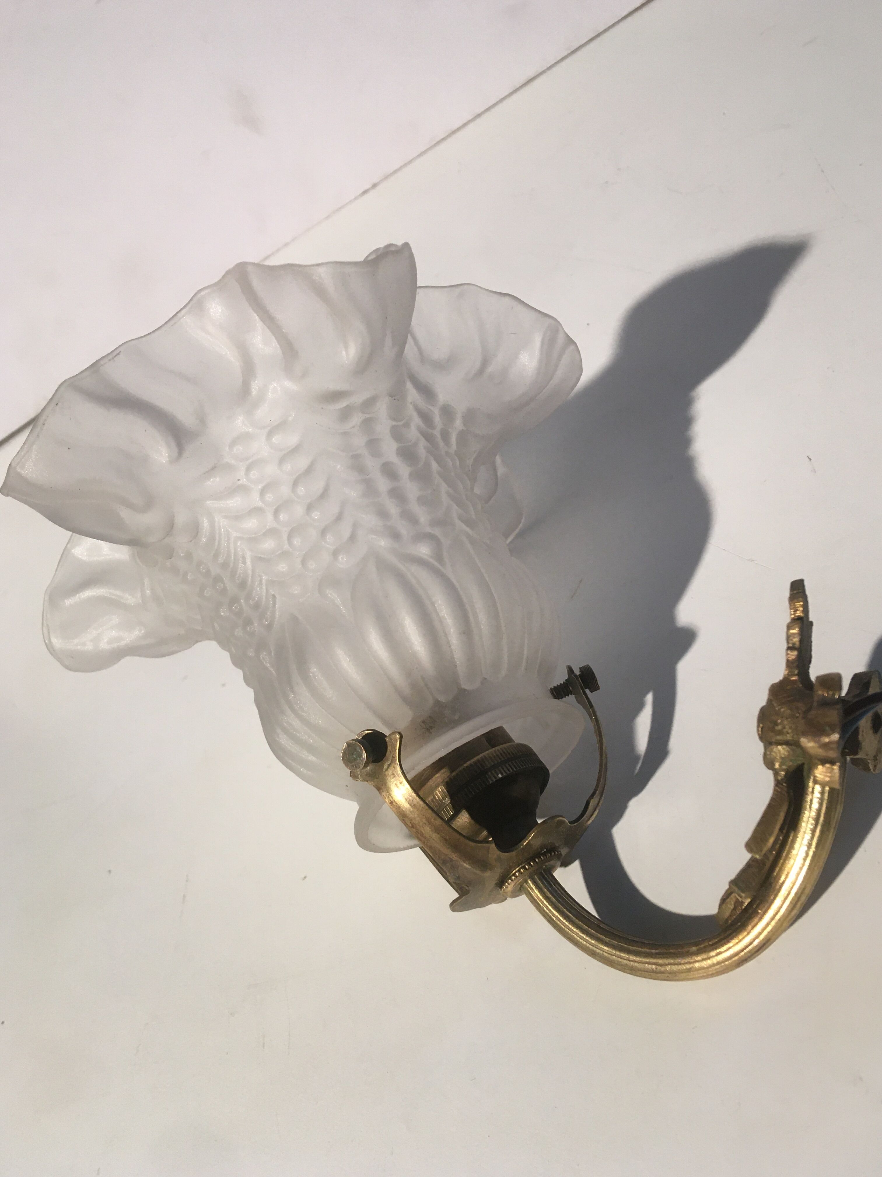 Brass Art Deco tulip sconce