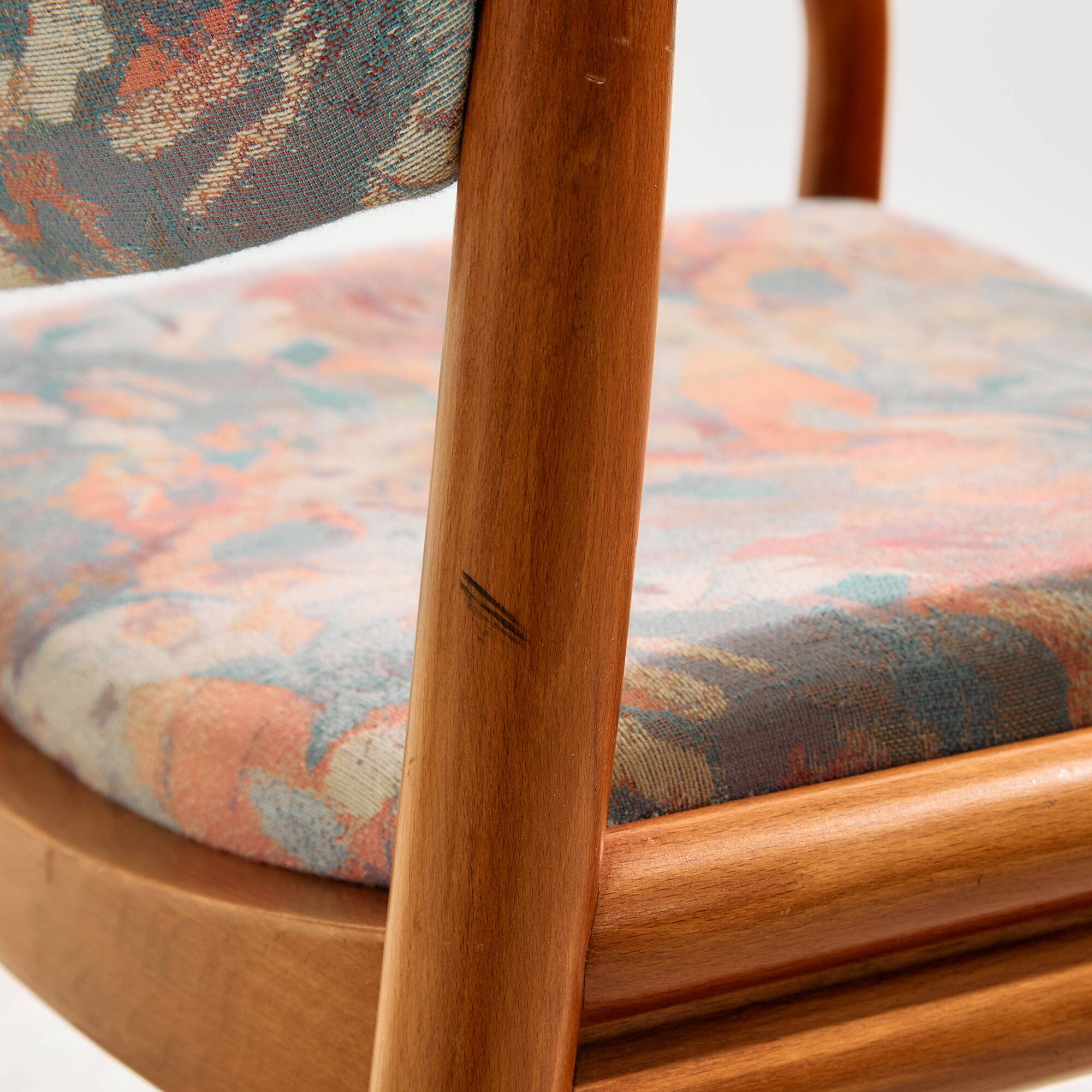 MK9799 Beech armchair