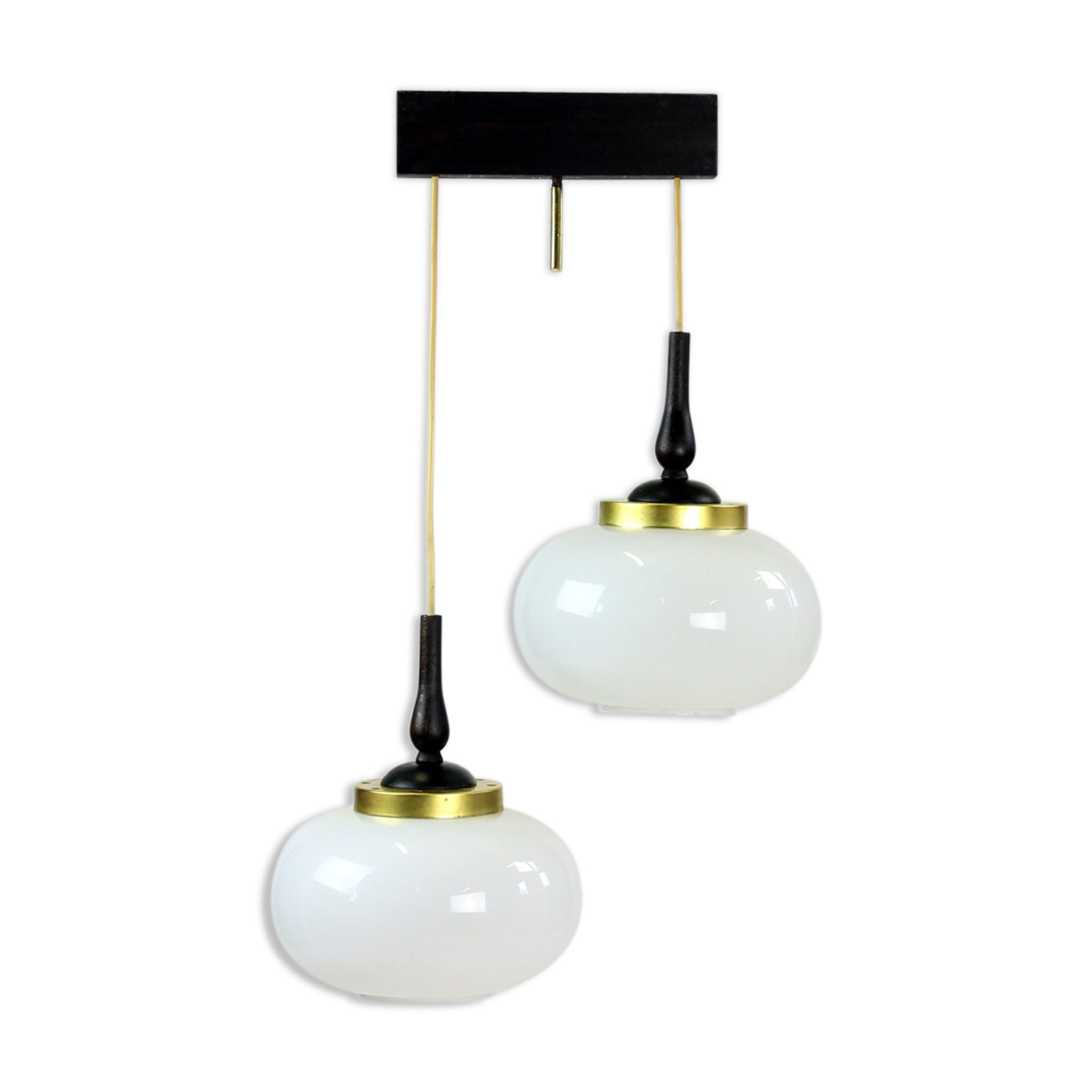 Suspension du milieu du siècle avec deux lampes opalines, Tchécoslovaquie vers les années 1960