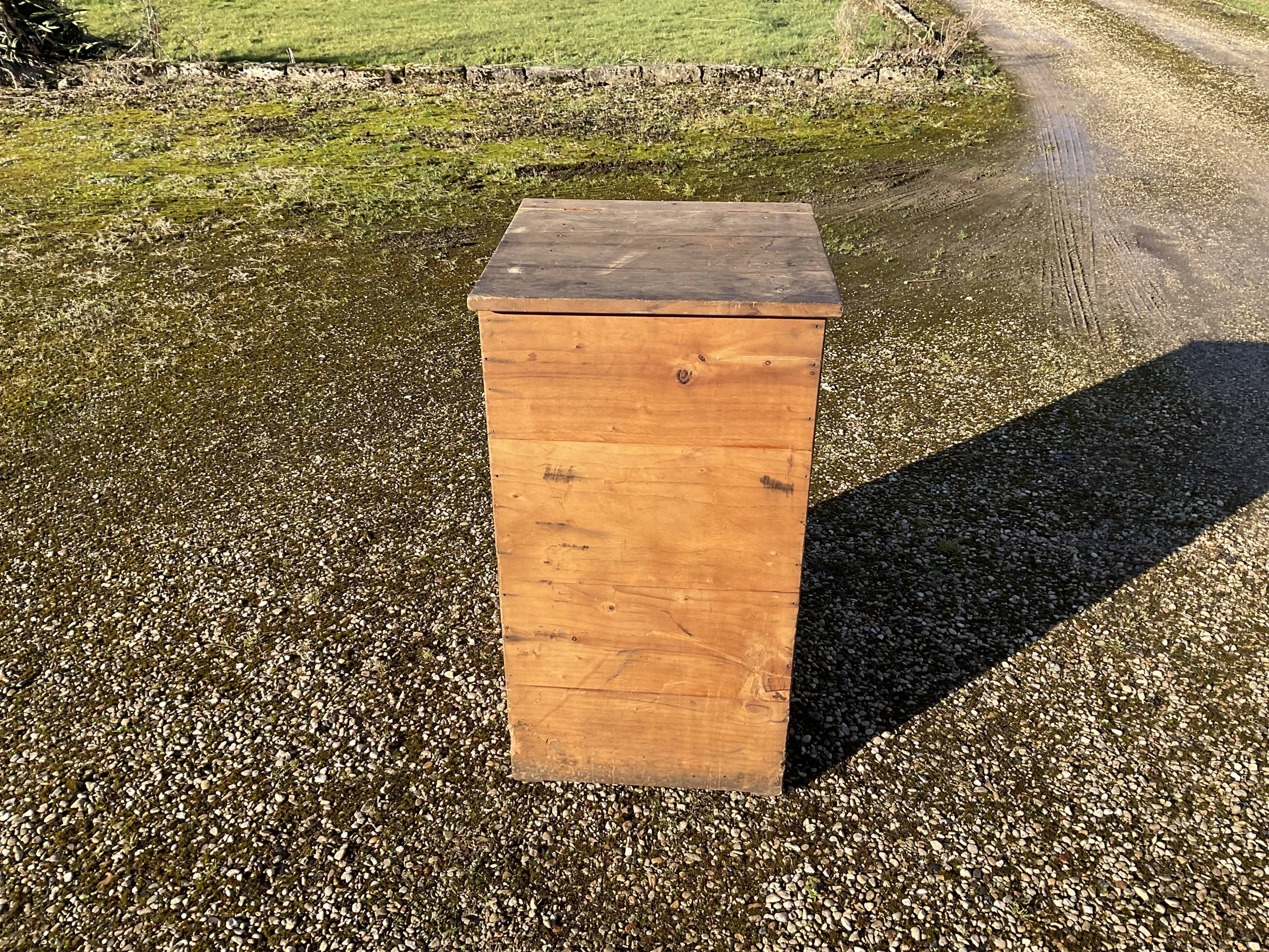 Storage cabinet