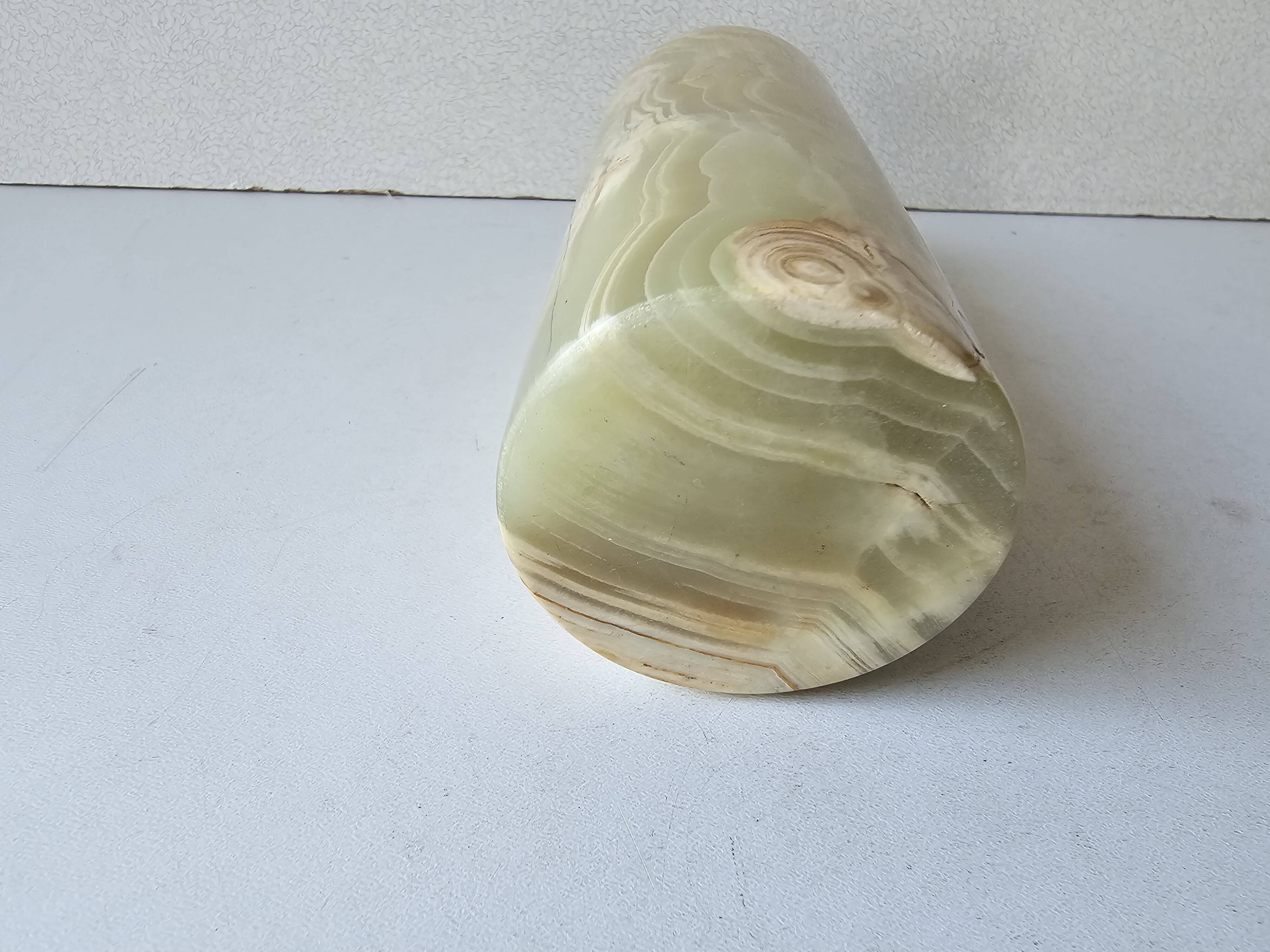 Vintage cylindrical roll vase in Onyx from the 1960s.