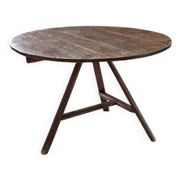 Large round pine three-legged table – cricket table, Ø 110 cm