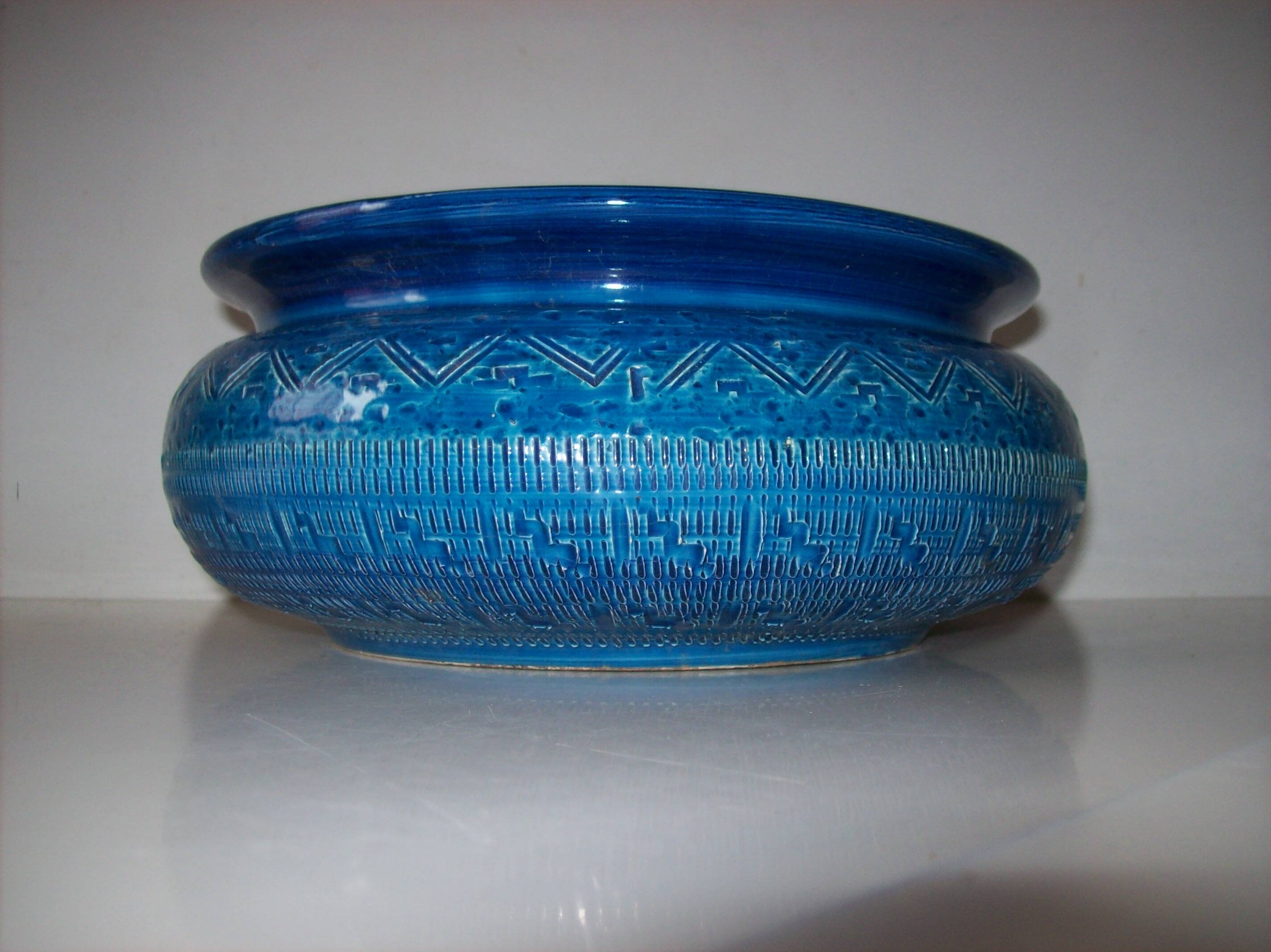 Aldo Londi coupe for Bitossi in "Rimini Blue" ceramic from the 1960s.