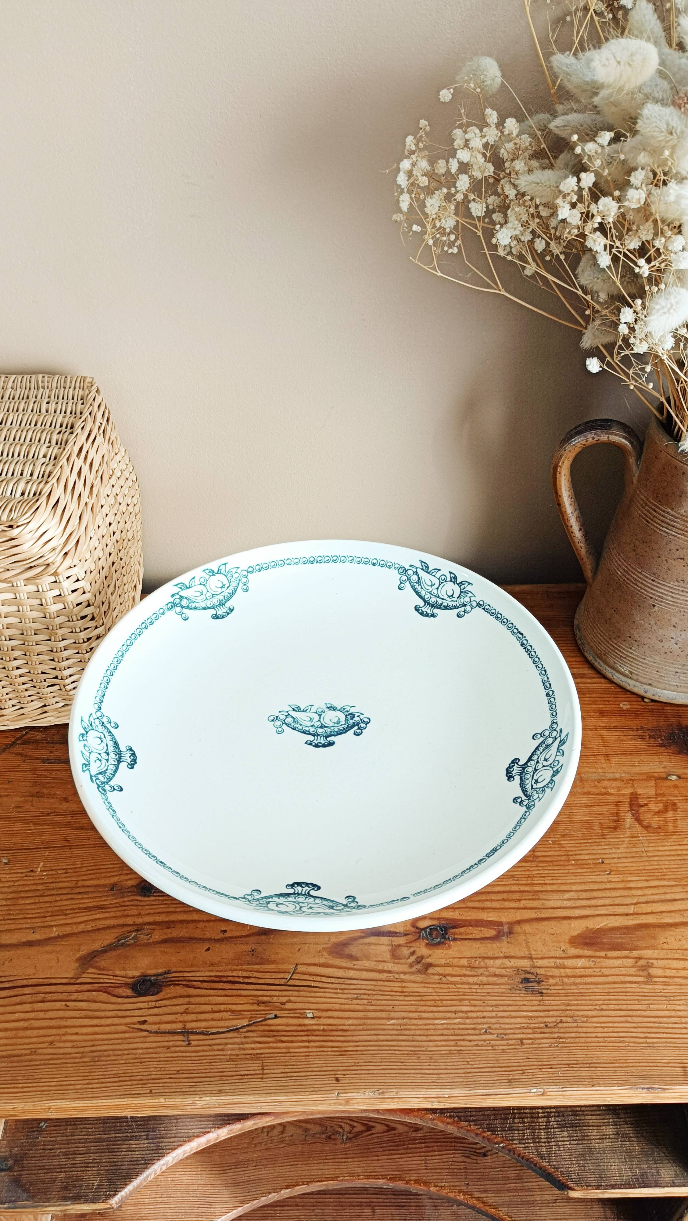 Fruit bowl in iron earthenware from St-Amand.