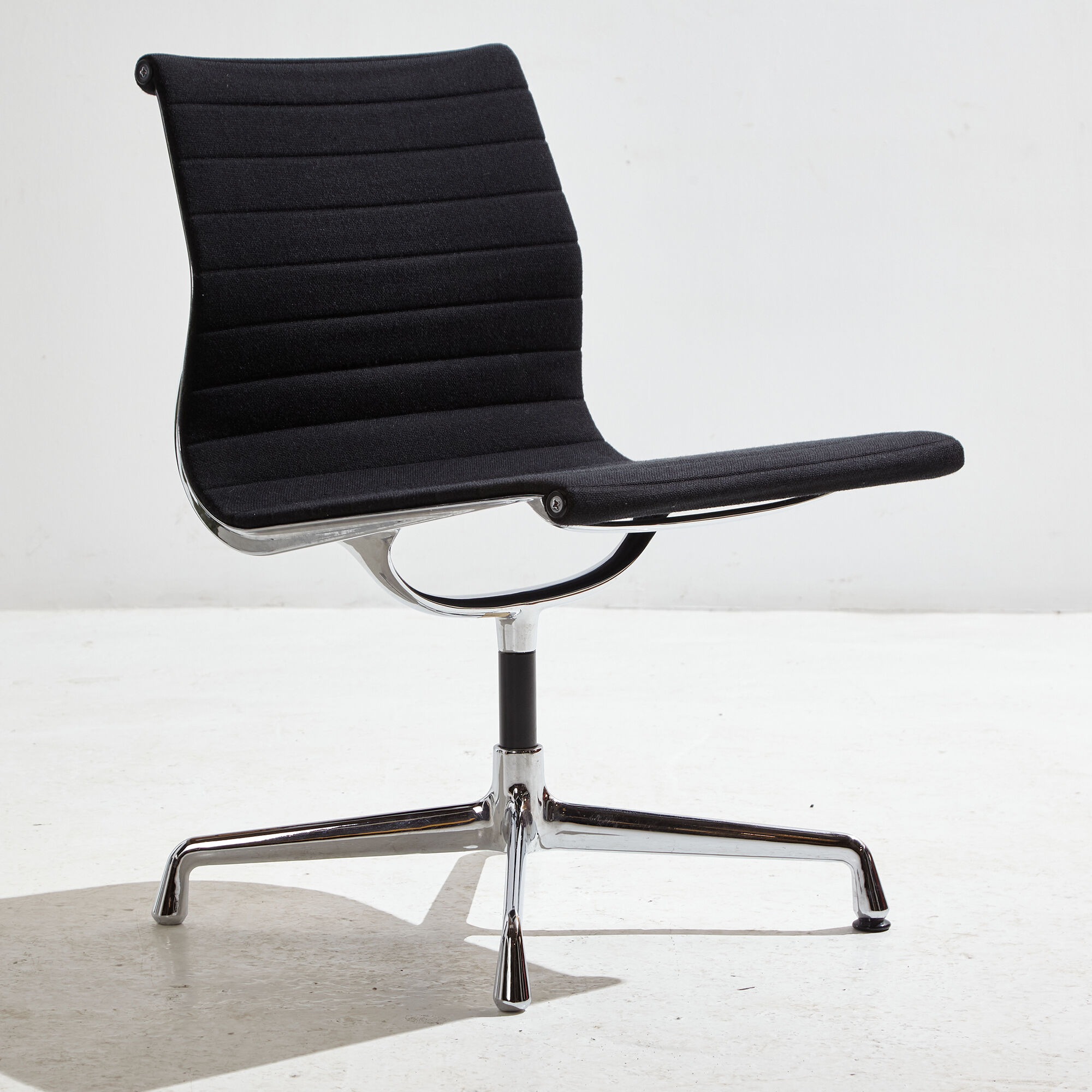 EA105 office chair by Charles & Ray Eames for Vitra