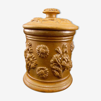 Beauvaisis sandstone tobacco pot