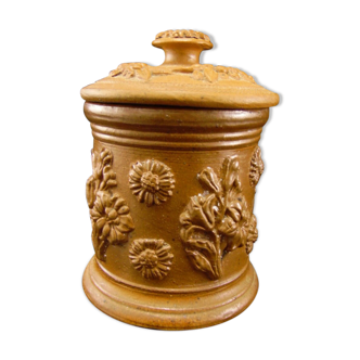 Beauvaisis sandstone tobacco pot