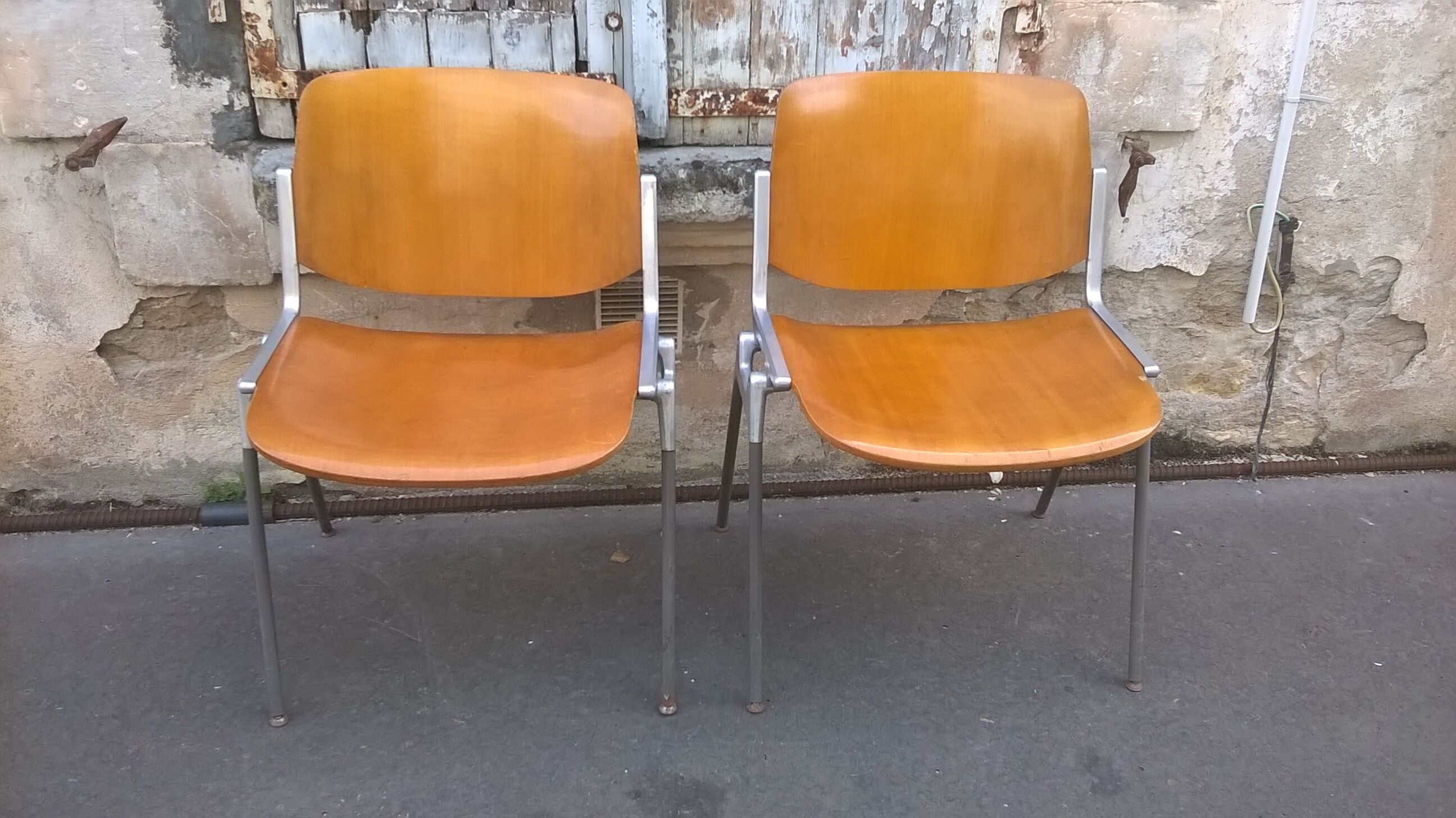 pairs chairs Giancarlo Piretti 1970