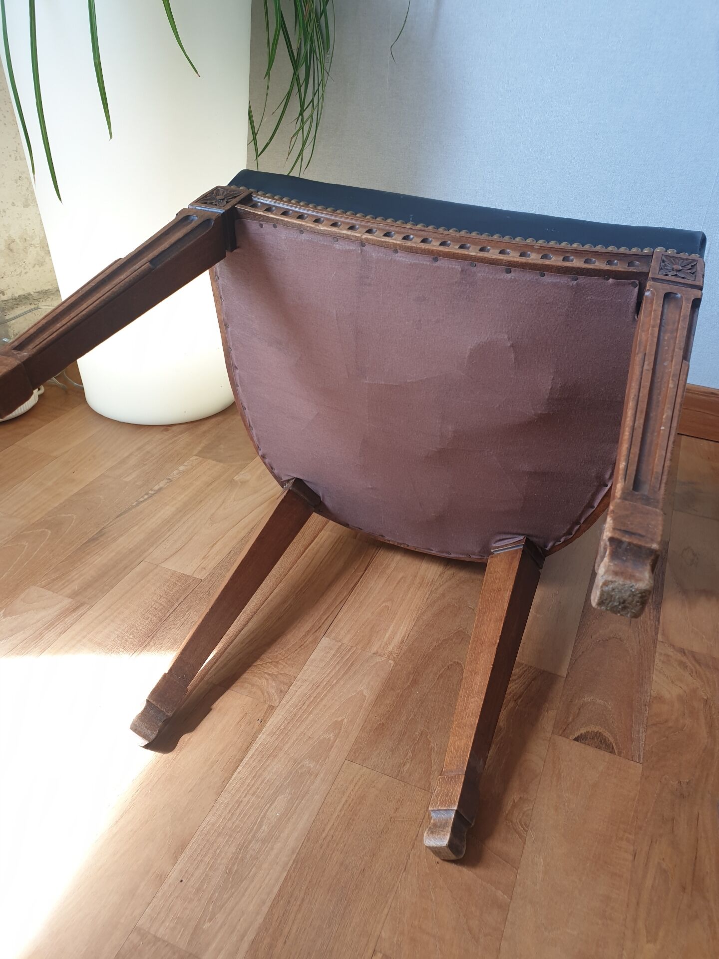 Lyre Chair