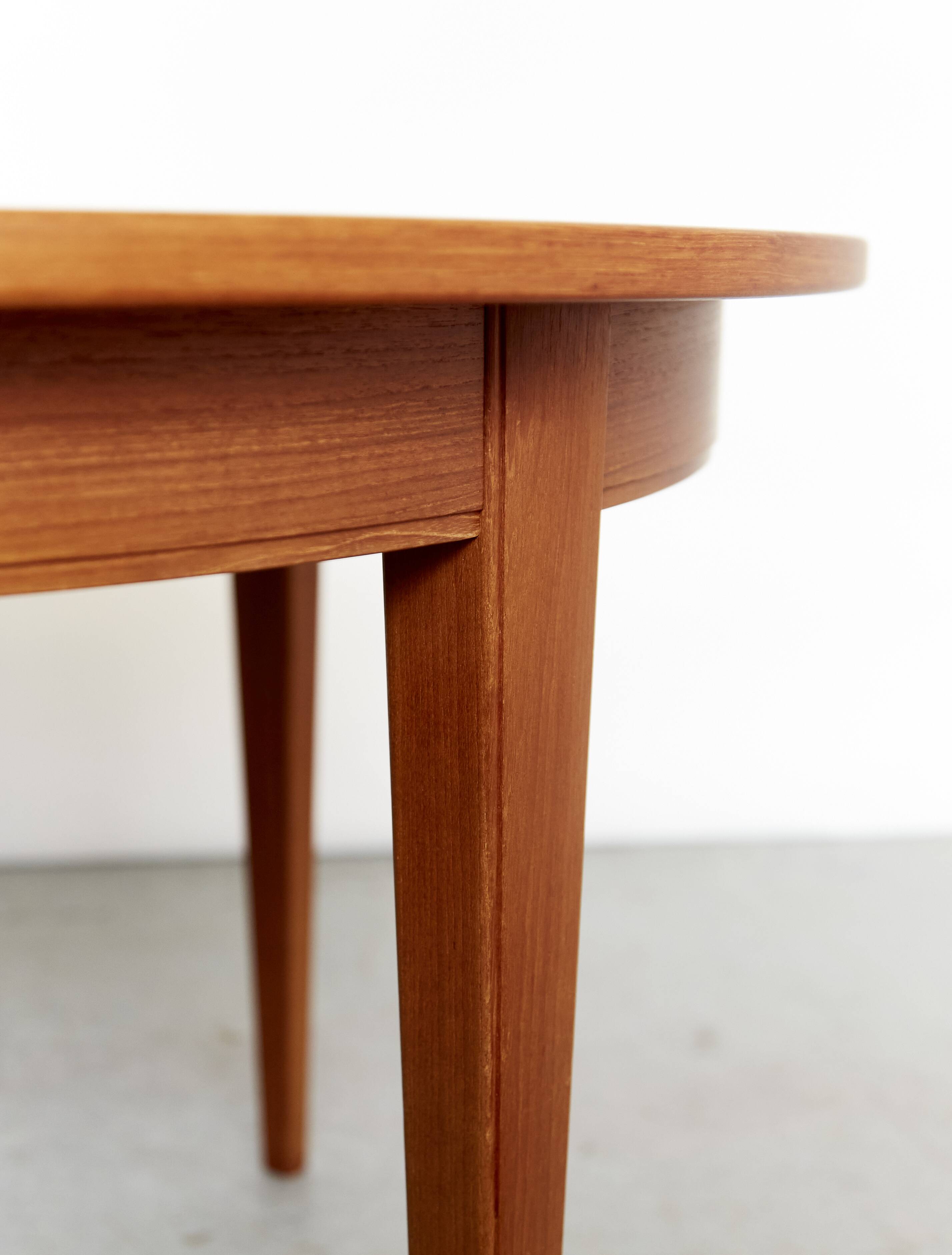 Table à manger en teck Gunni Oman n°55 pour Gunni Jun