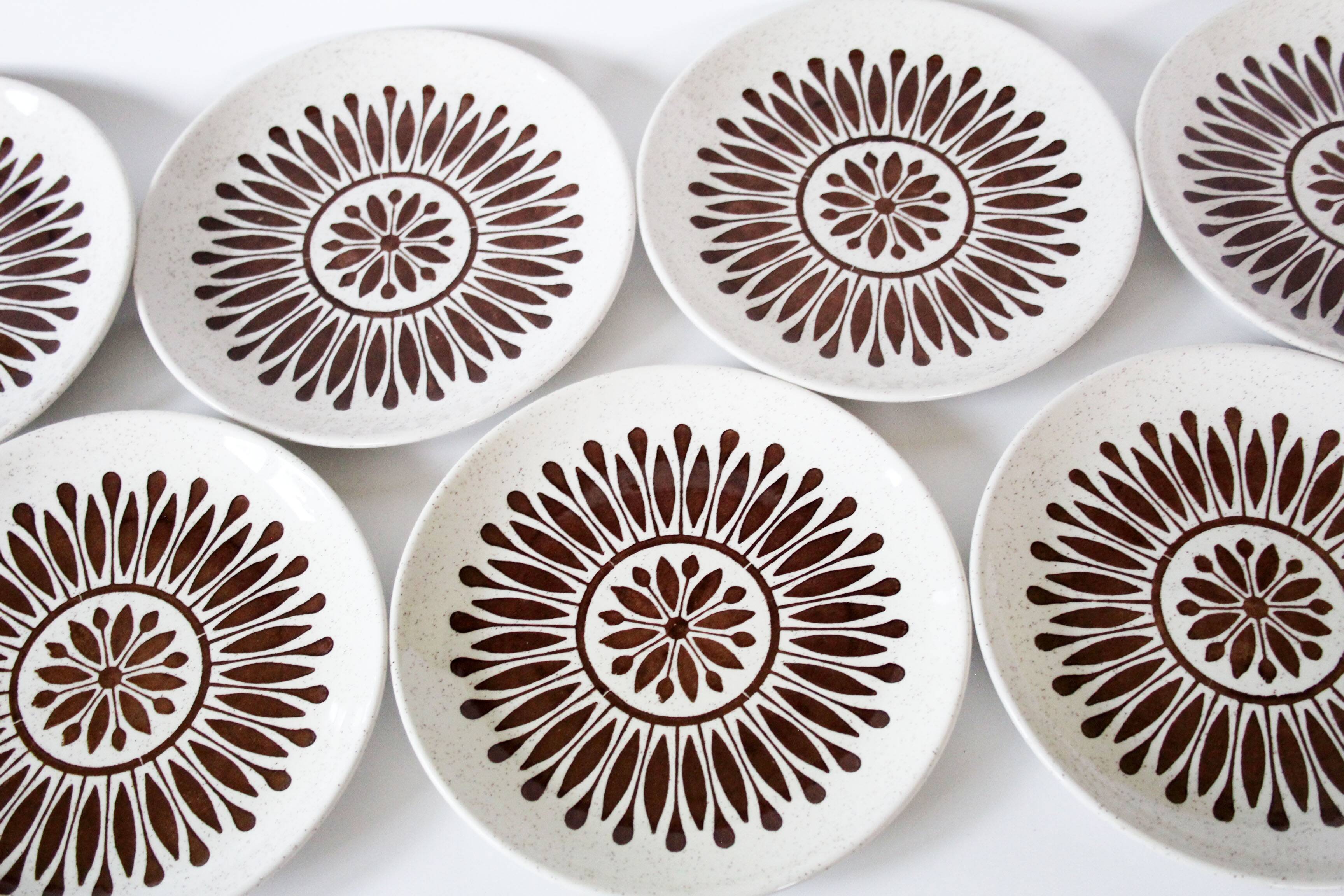 7 vintage ceramic plates, Biltons Staffordshire Ironstone 1970 England