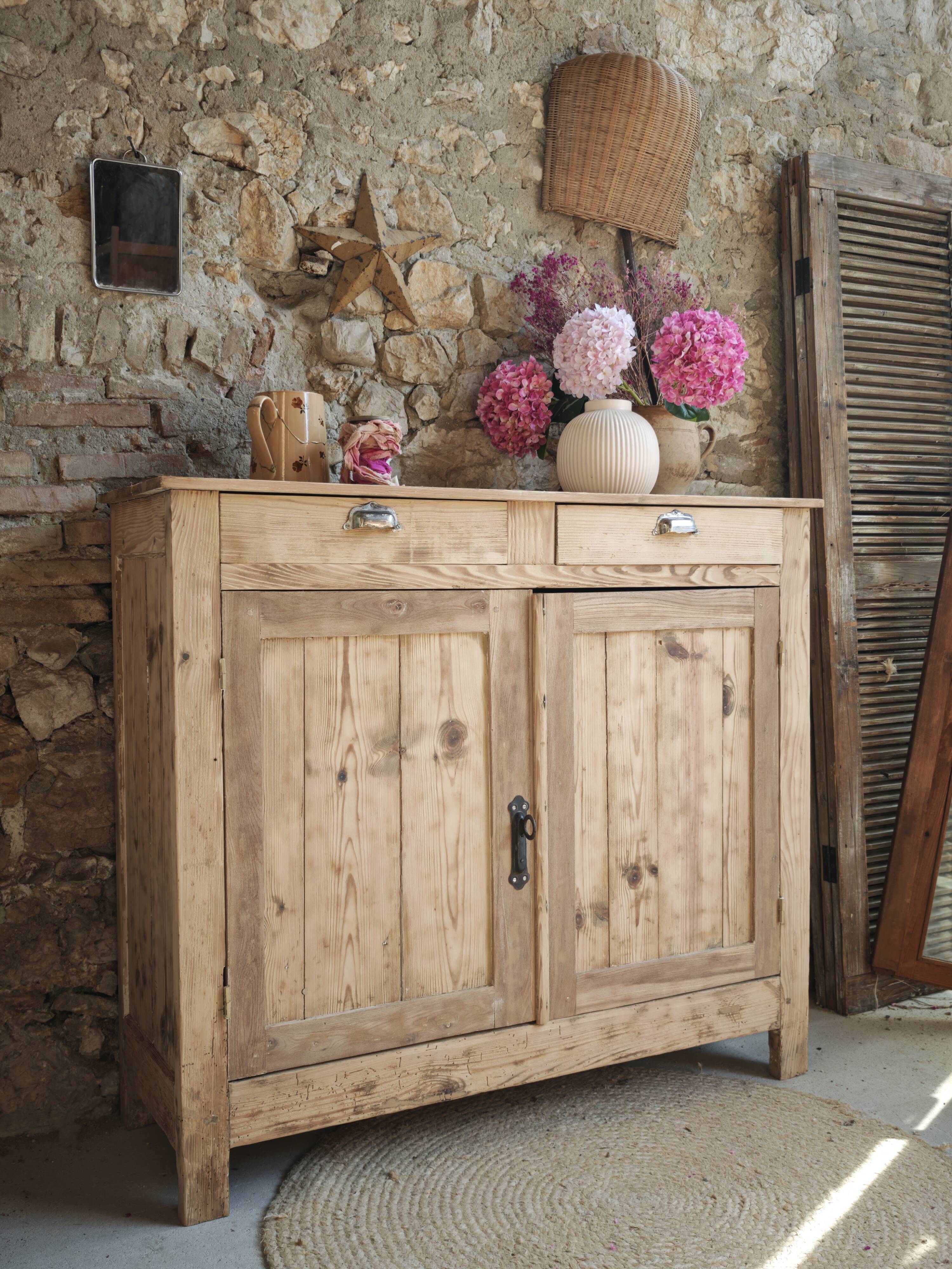Wooden country-style sideboard