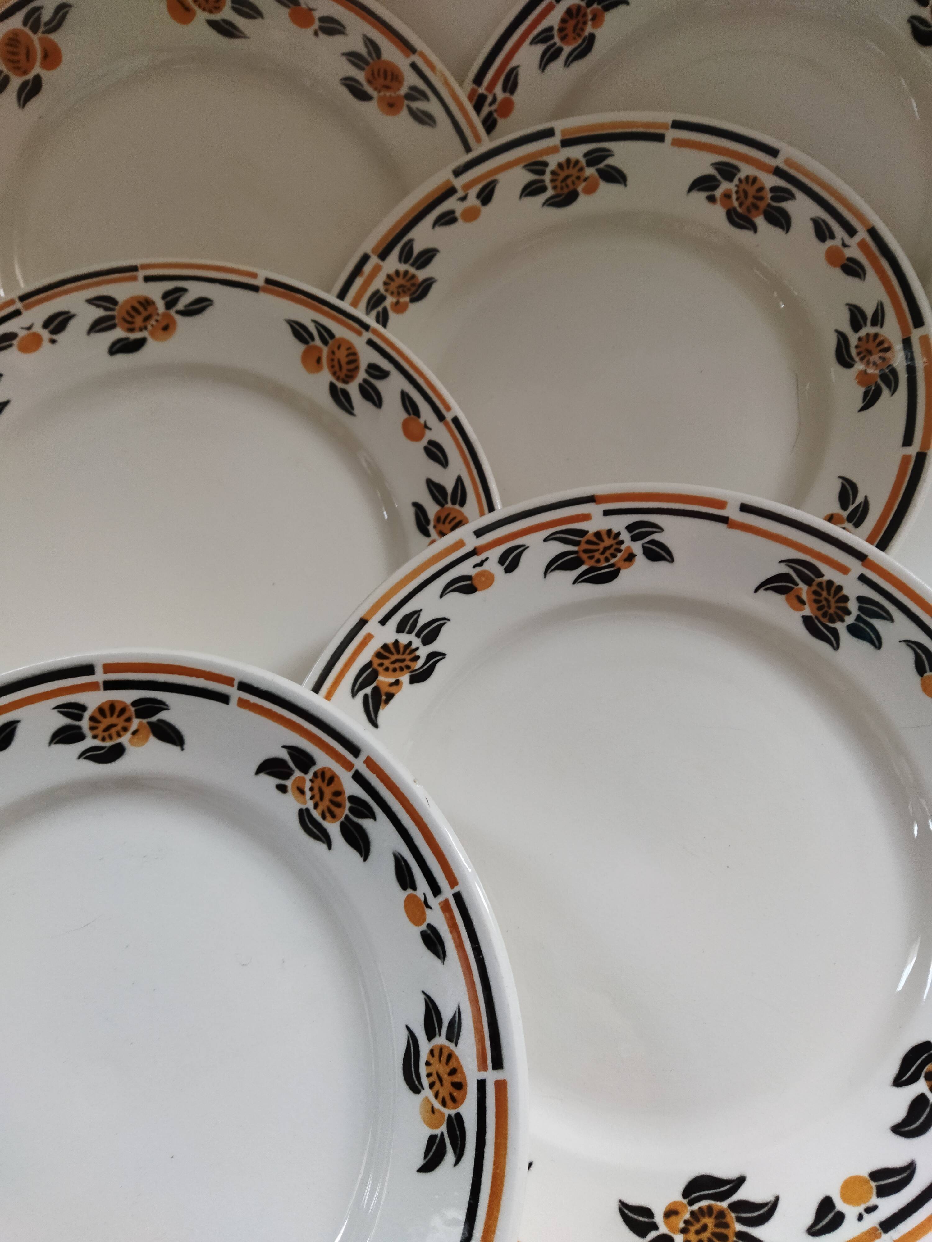8 Badonviller “Modern” plates