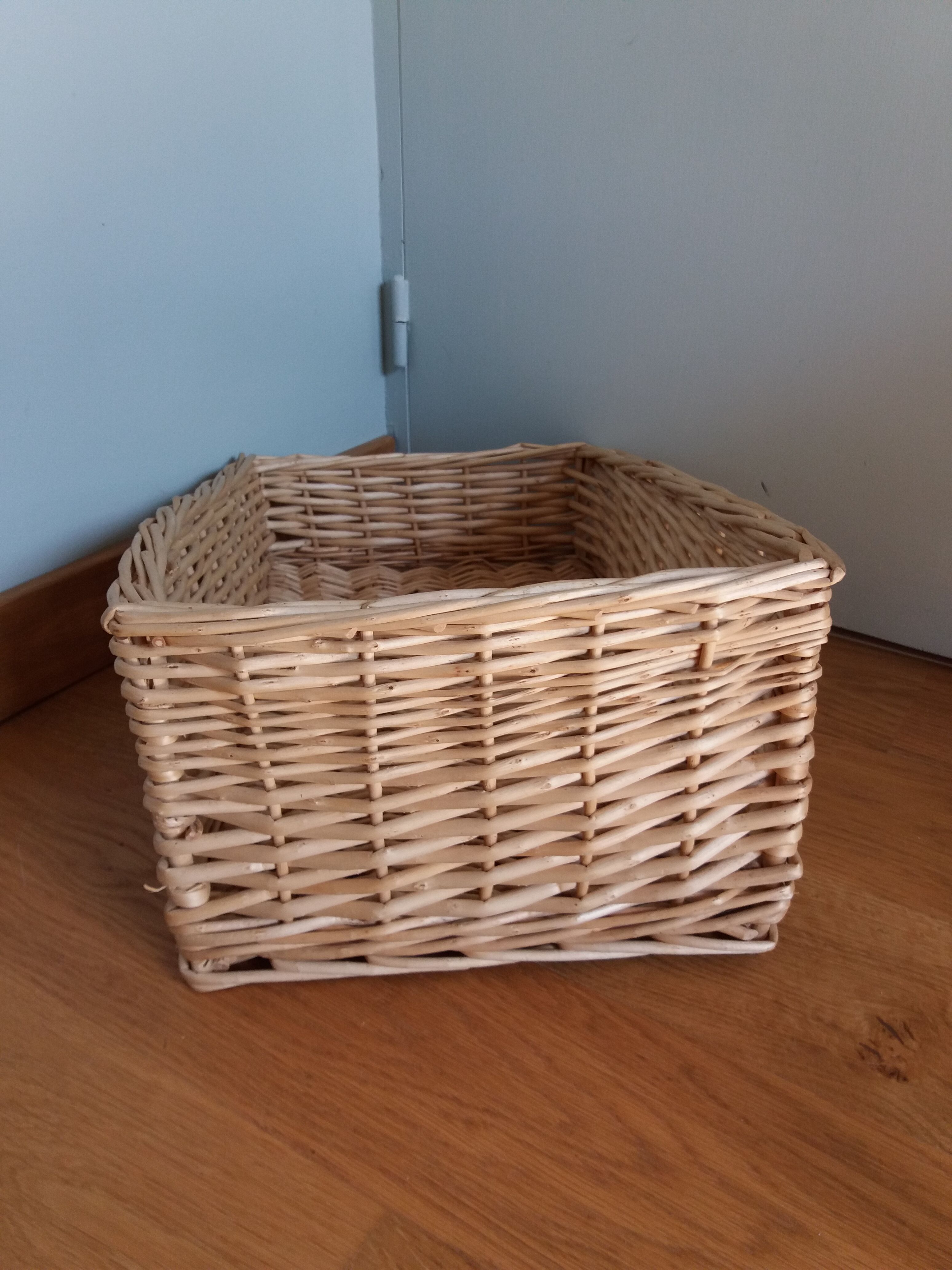 Rectangular wicker basket 48 cm by 31 cm