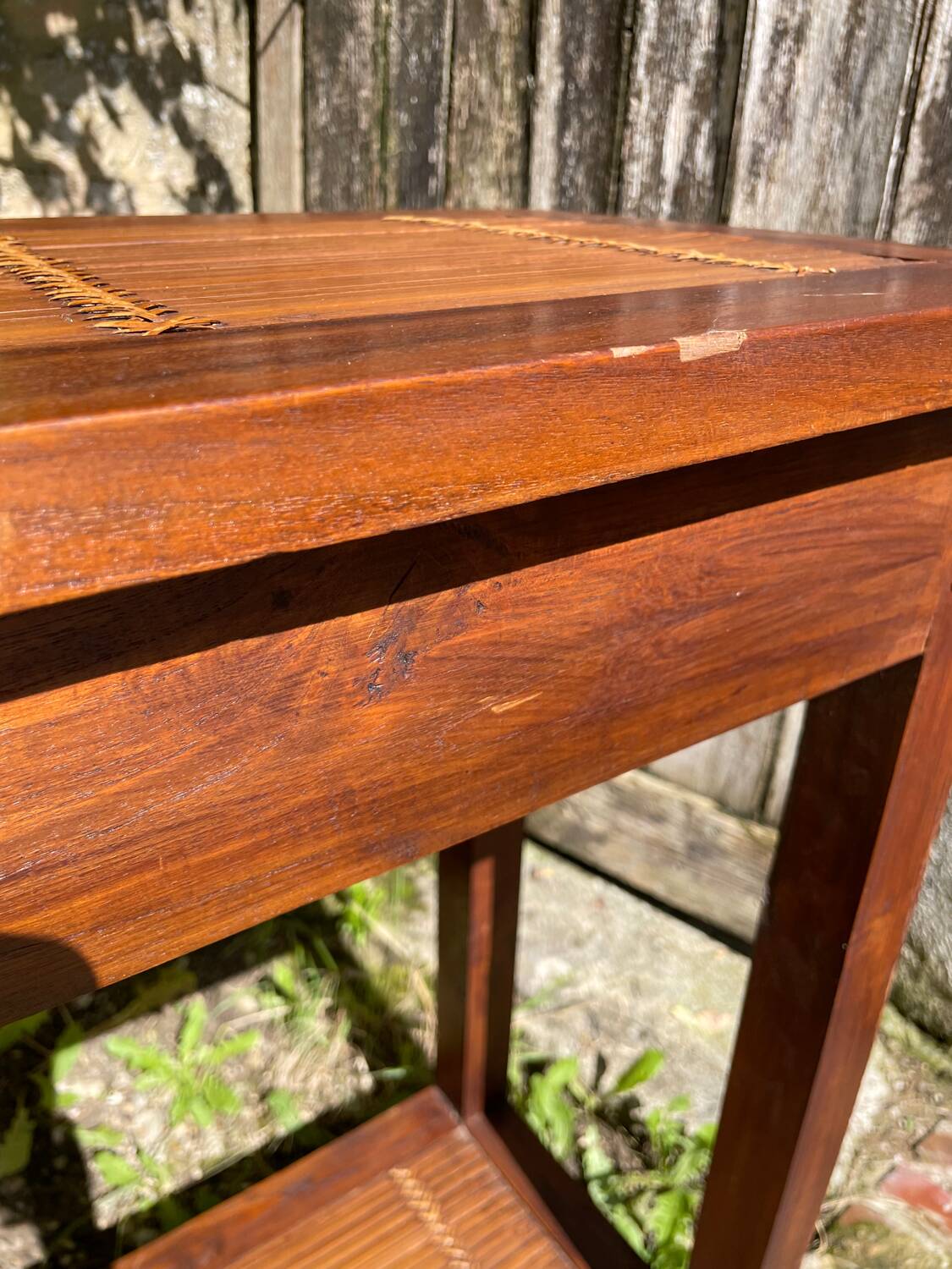 Table d’appoint / console en bois style indonésien