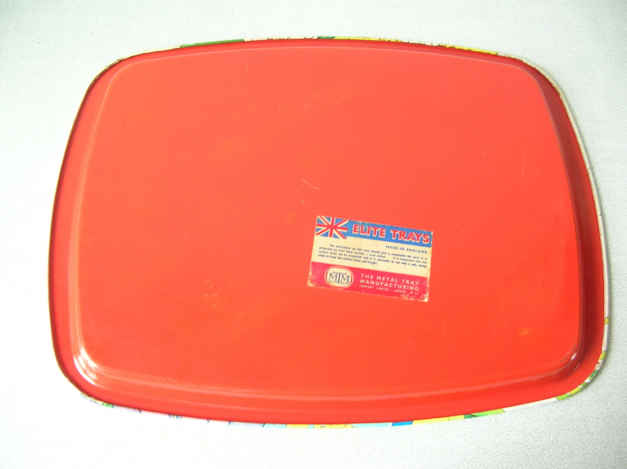 Former service tray Elite Trays London 1970s décor big flower 70's