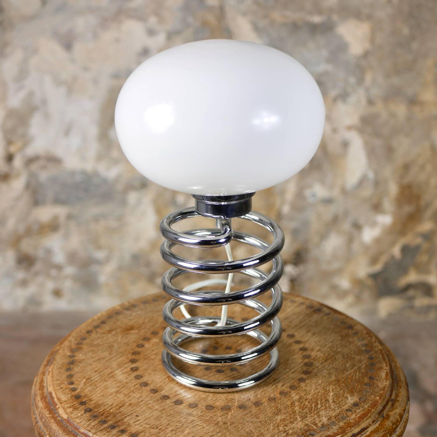 Chrome spring lamp