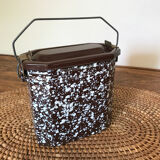 Canteen in vintage enamelled sheet metal