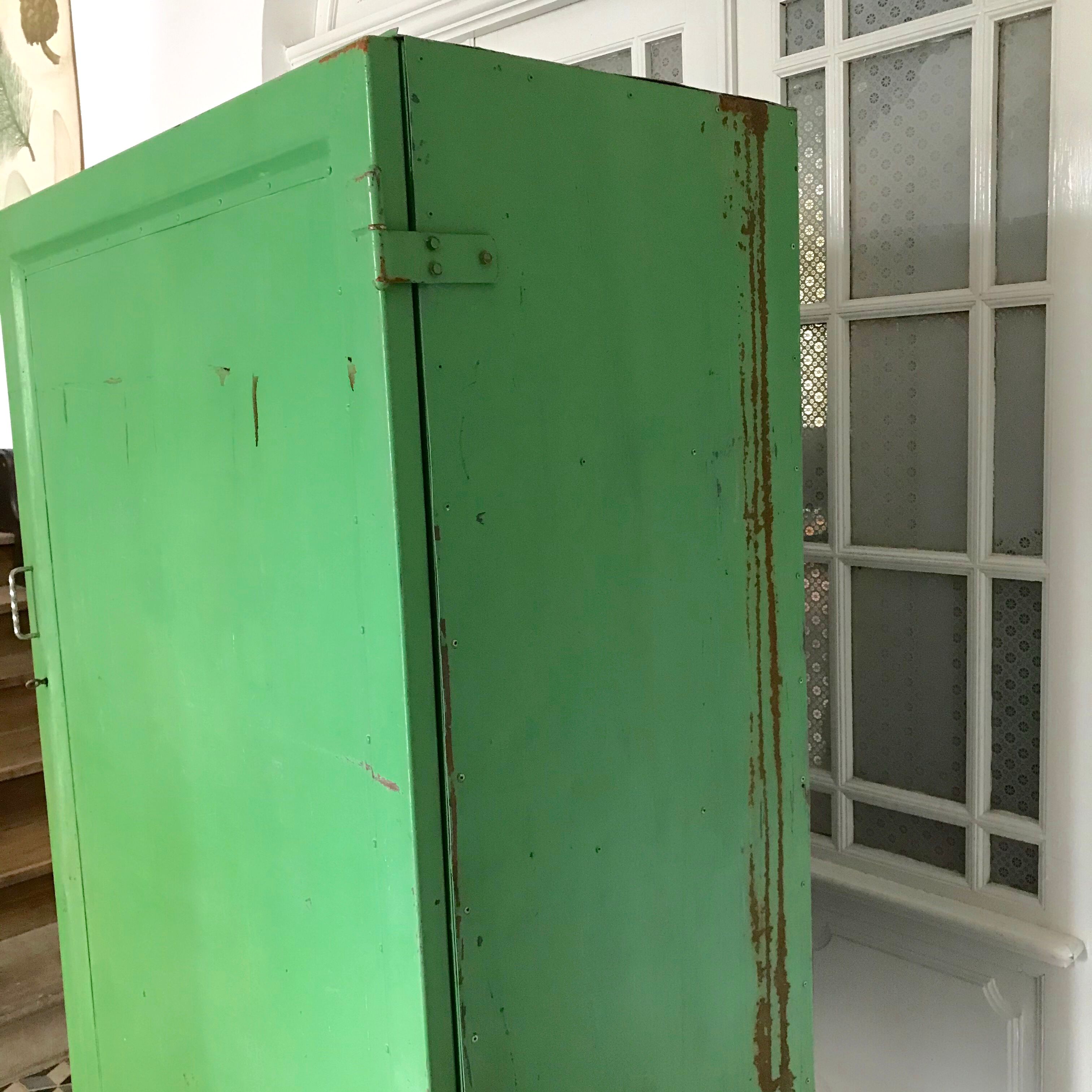 Metal cabinet