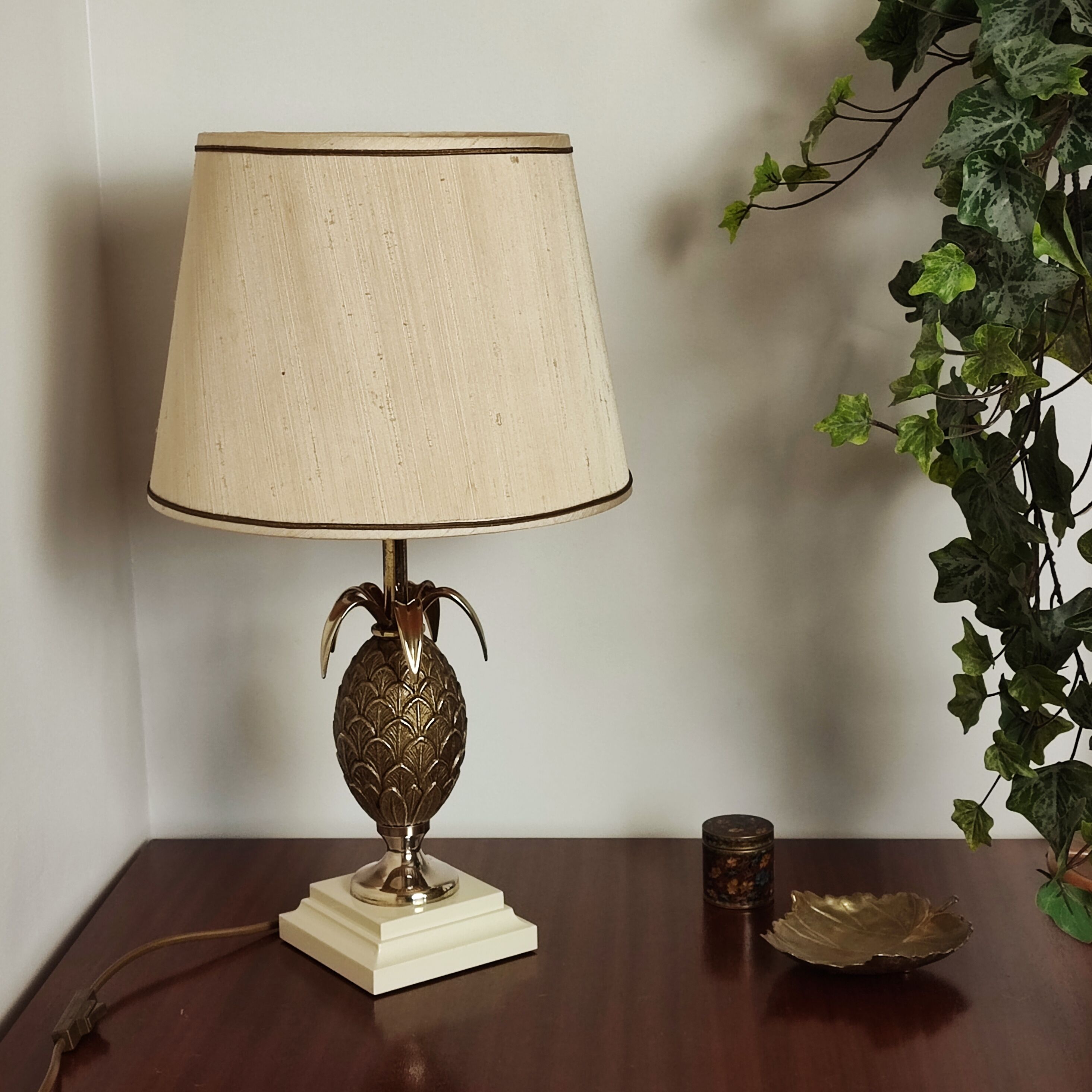 Pineapple lamp 80'
