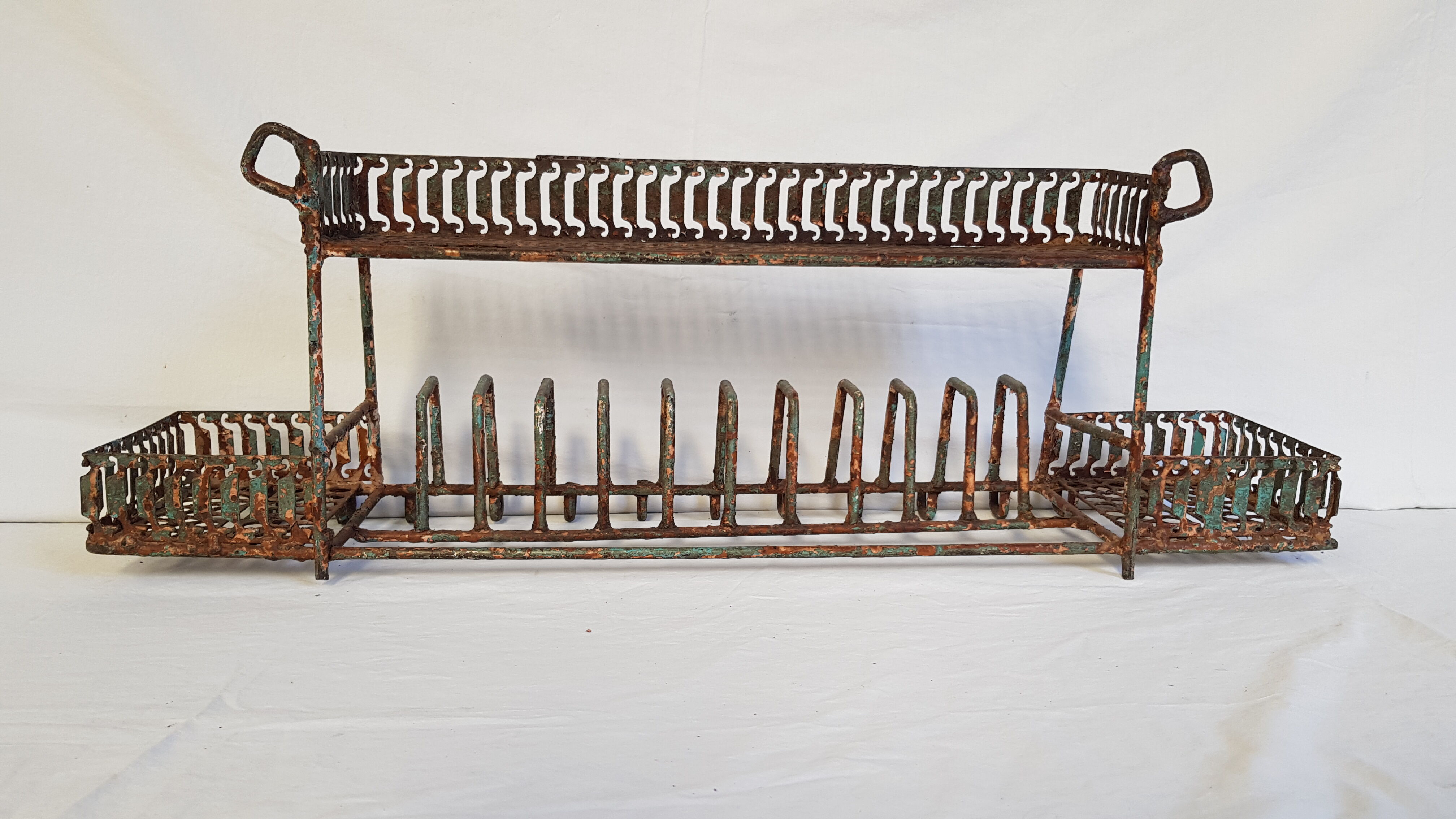 Old wall shelf - metal drainer