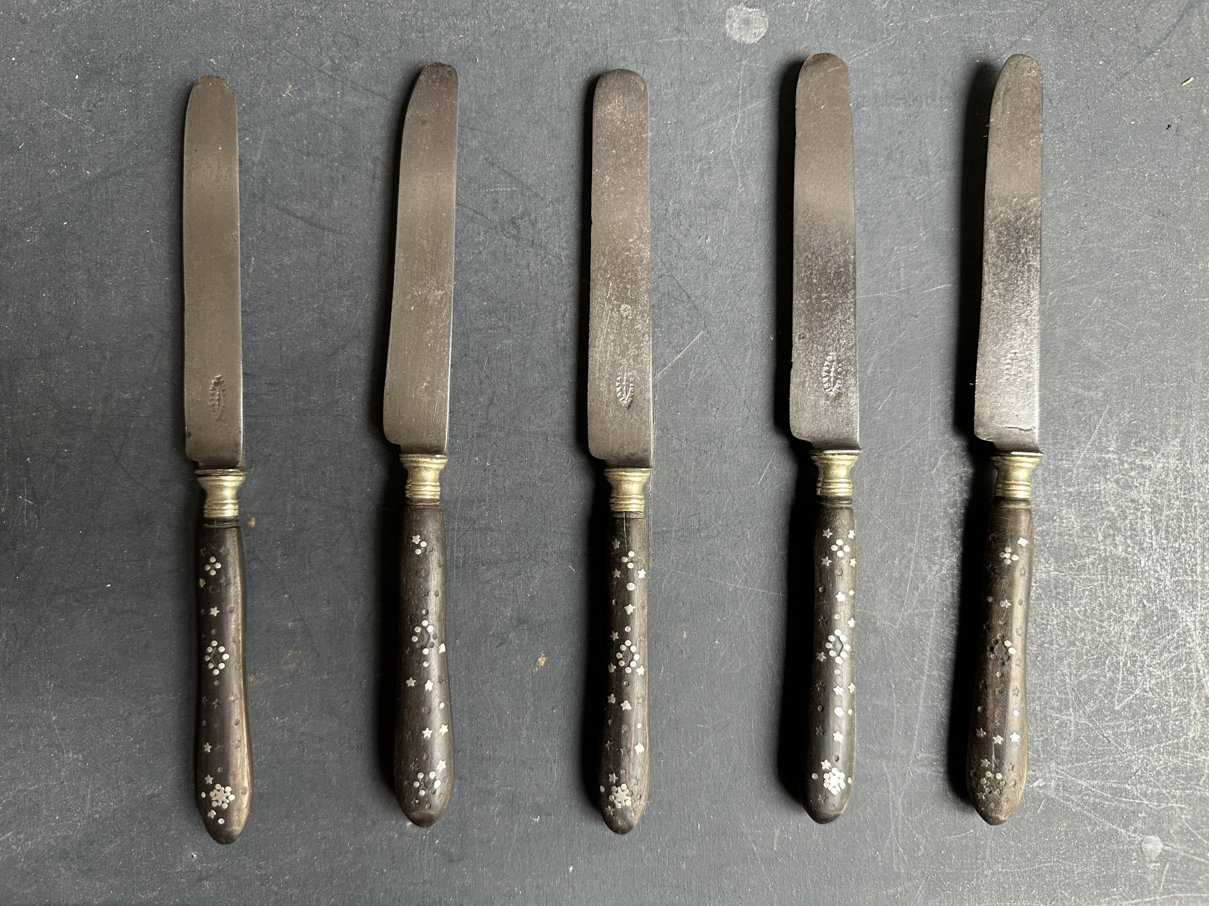 Set of 5 antique table knives in inlaid ebony, circa 1900.