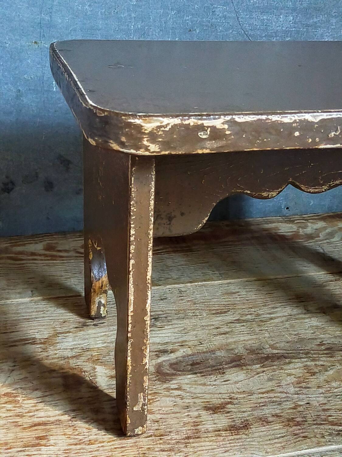 Mini-bench stool in old patinated solid wood