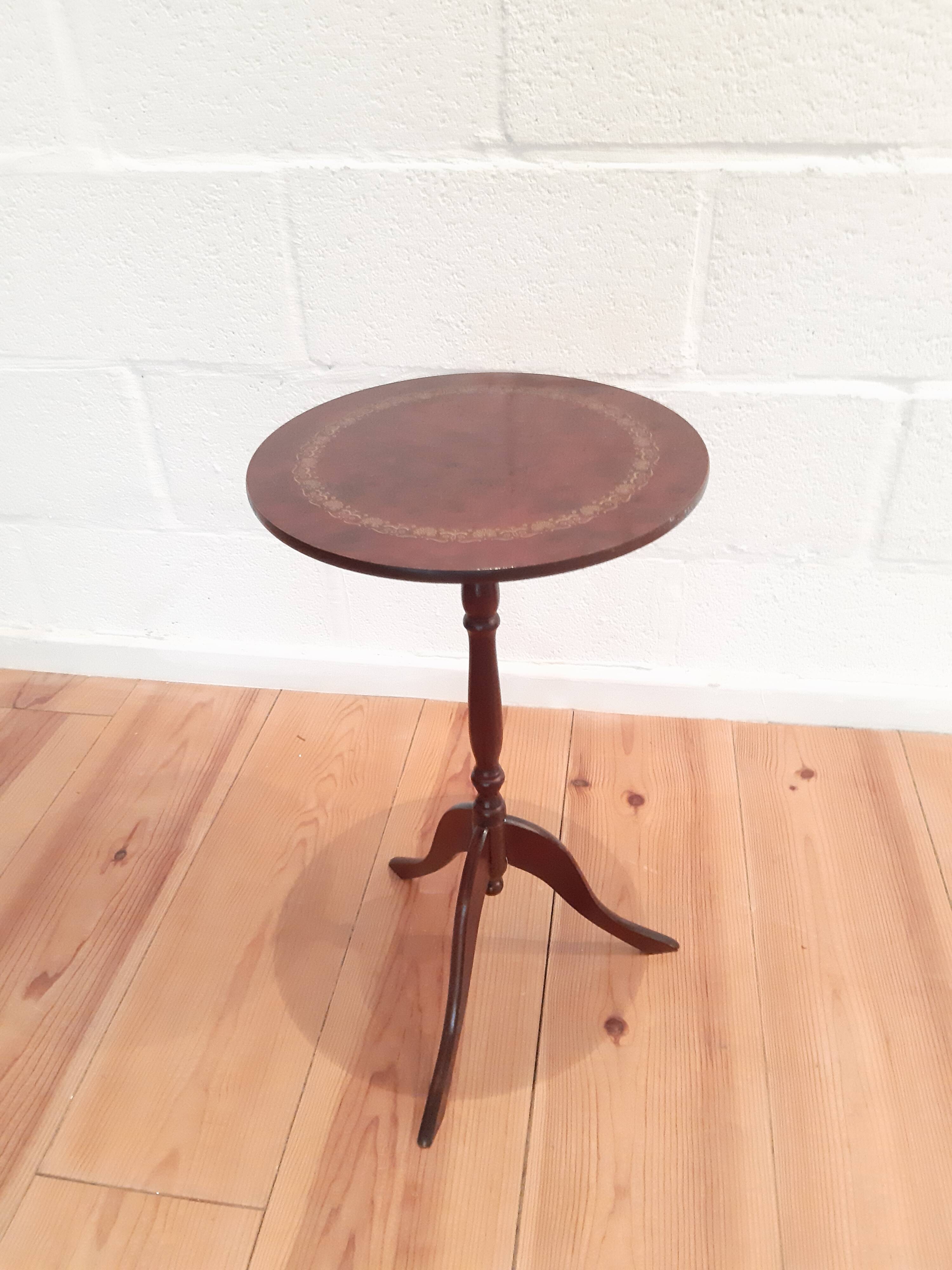 Wooden tripod healing