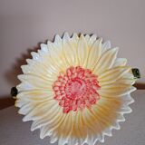 Sunflower-shaped bowl with handles