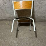 Chaise d’écolier vintage