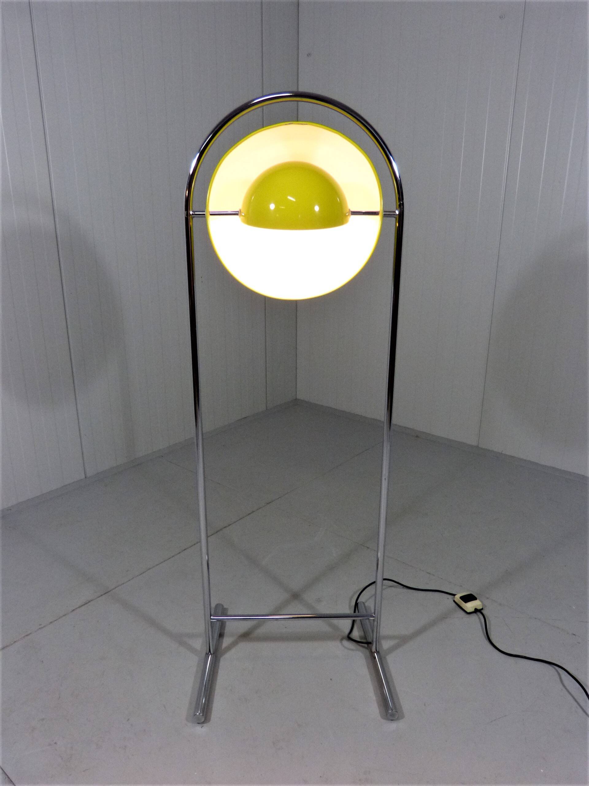 Cosack yellow flowerpot floor lamp 1960-70’s