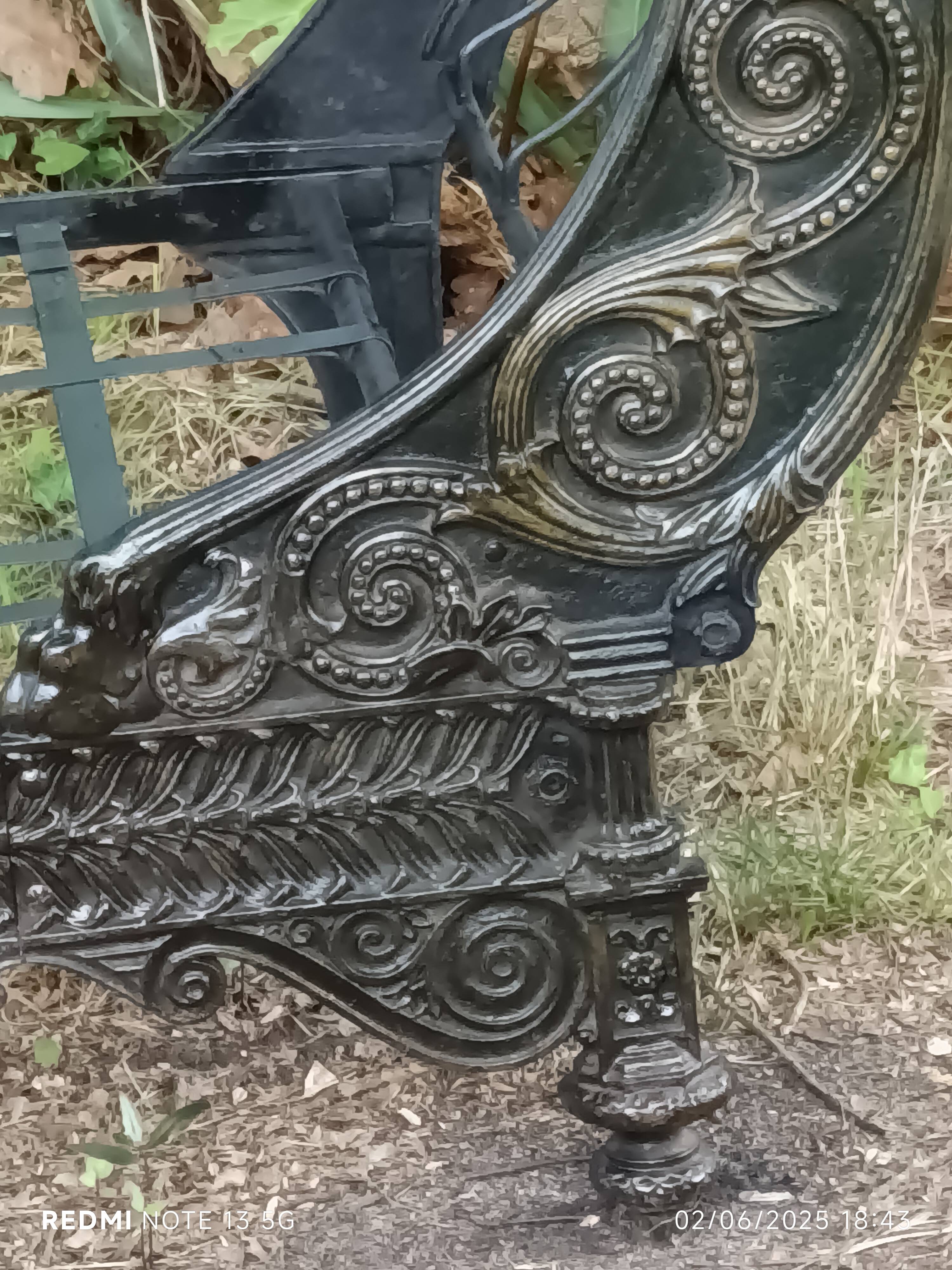 Bench, cast iron daybed, late 19th - early 20th century
