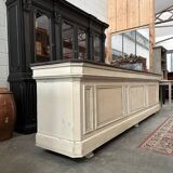 Huge store counter at the beginning of the 20th century