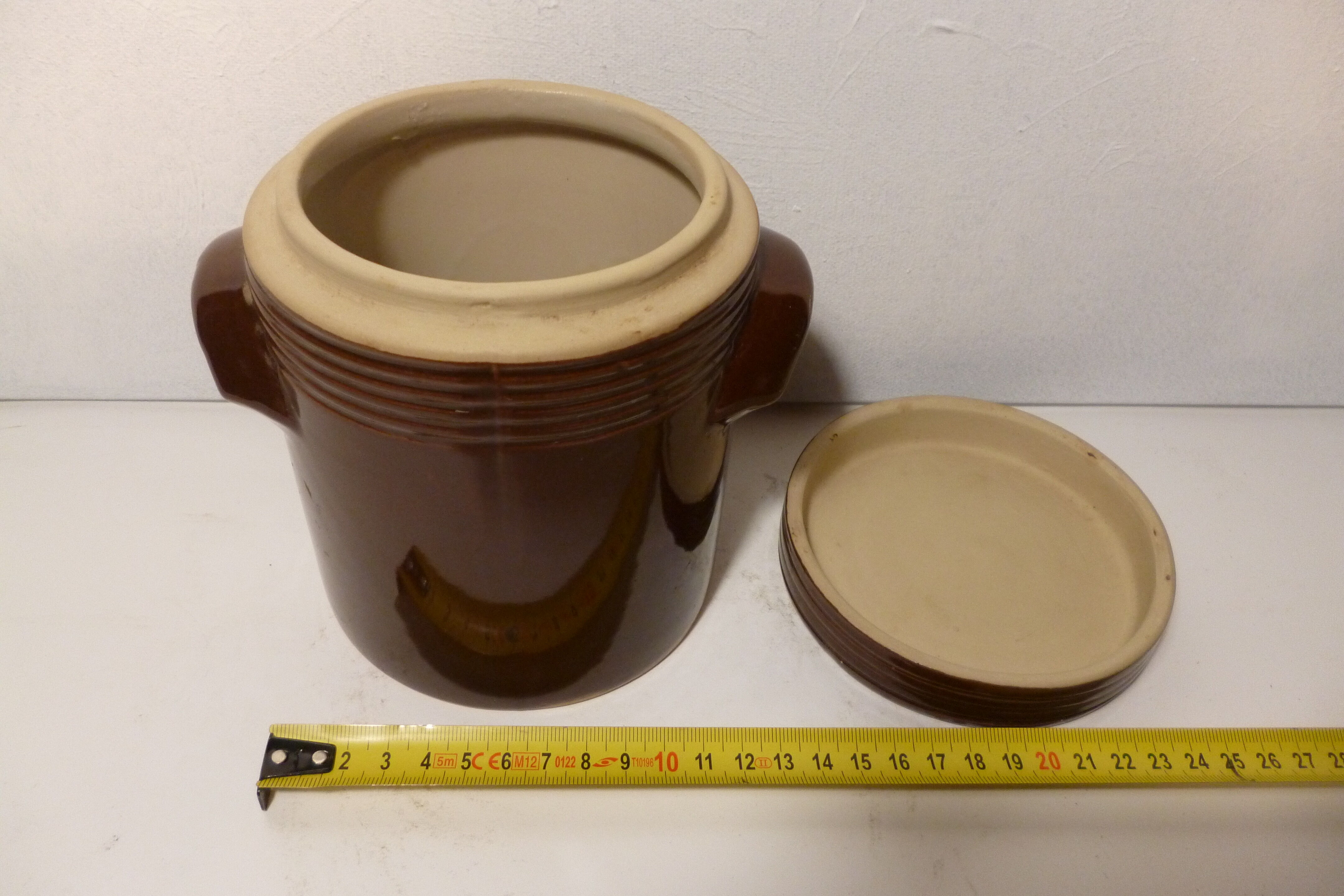 sandstone pot with lid