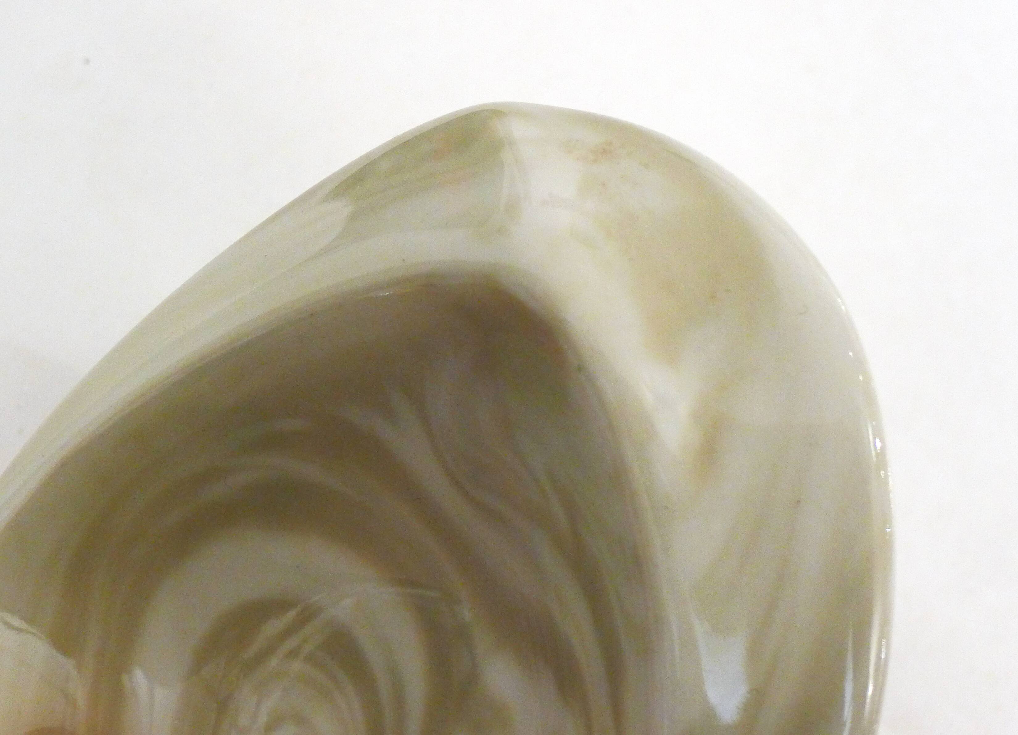 Marbled ceramic soap dish